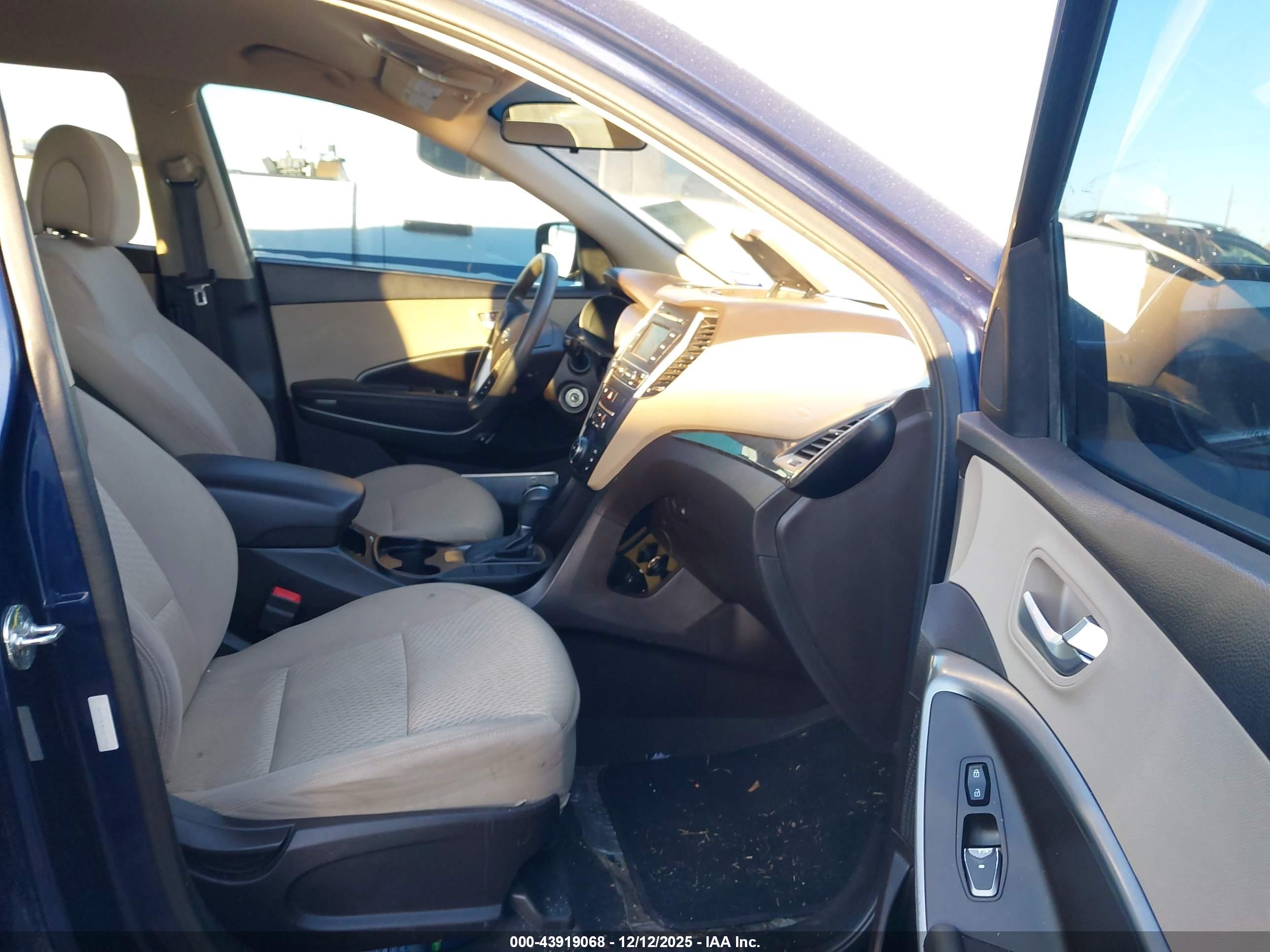 HYUNDAI SANTA image 5