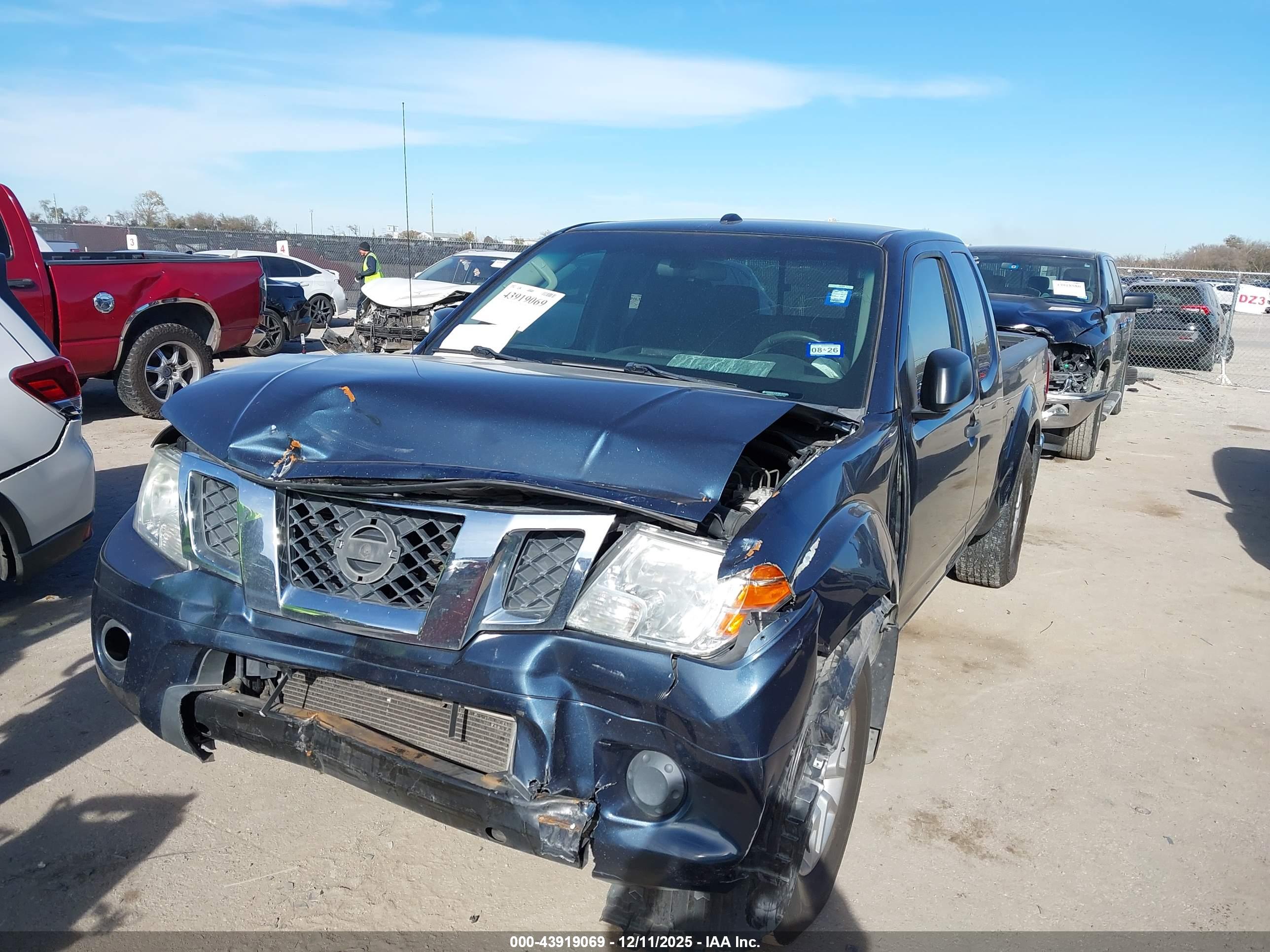 NISSAN FRONTIER image 2