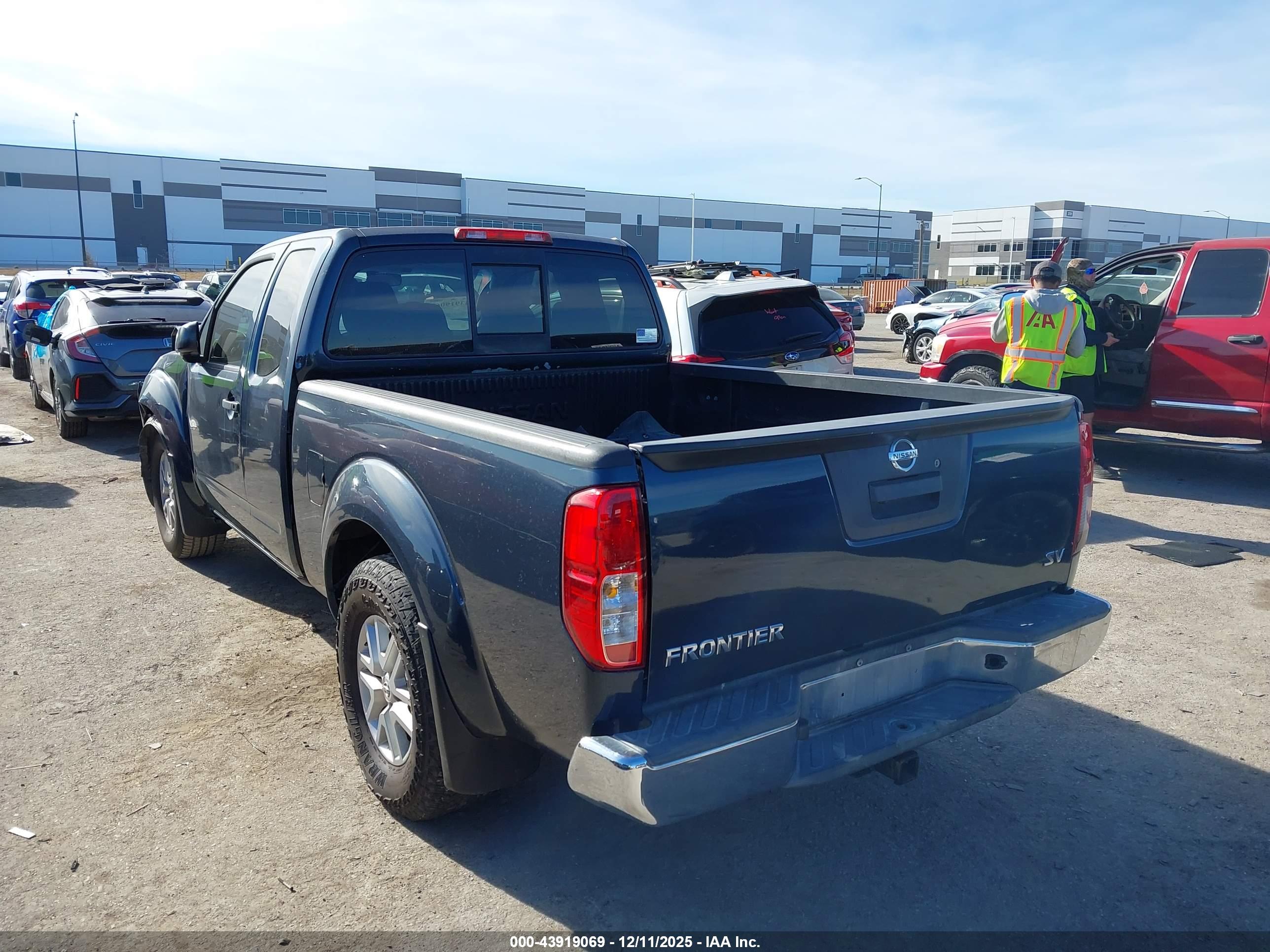 NISSAN FRONTIER image 3