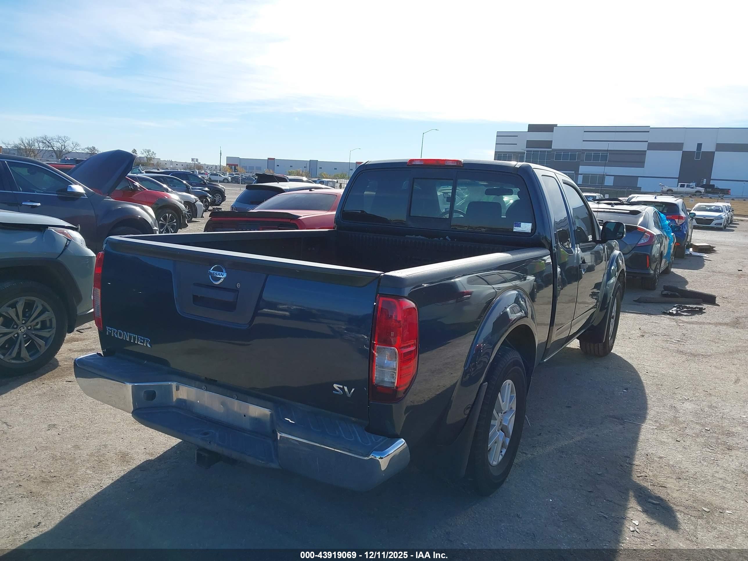 NISSAN FRONTIER image 4
