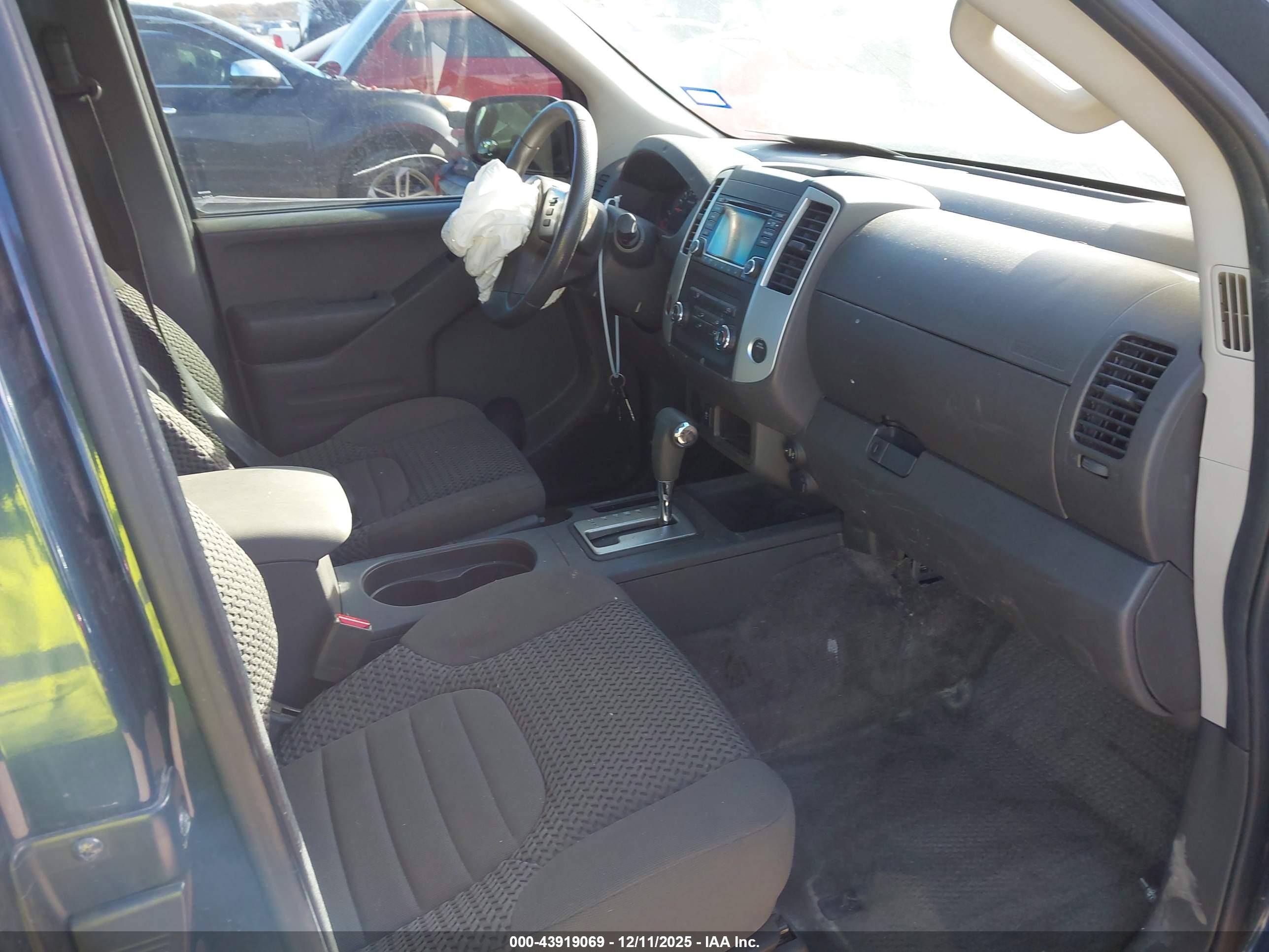 NISSAN FRONTIER image 5