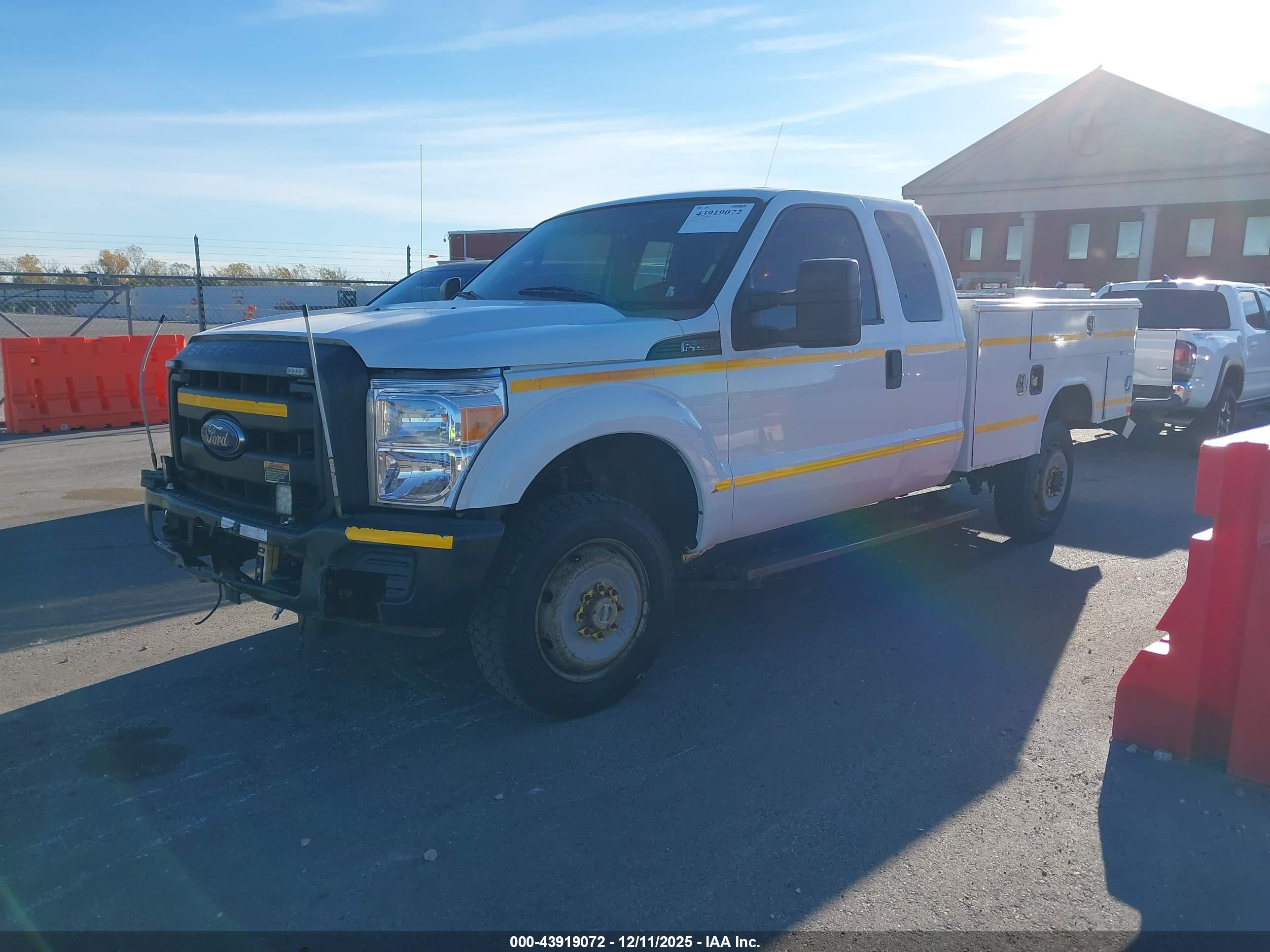 FORD F-250 image 2
