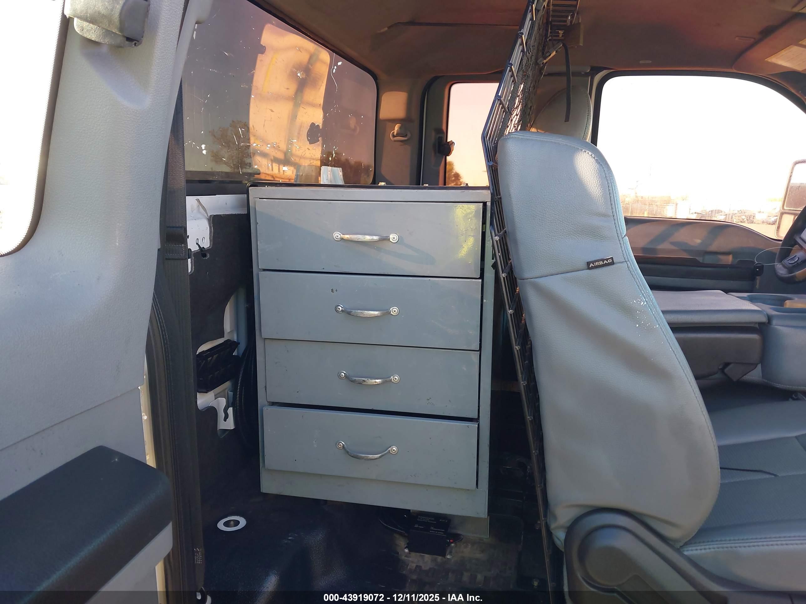 FORD F-250 image 8