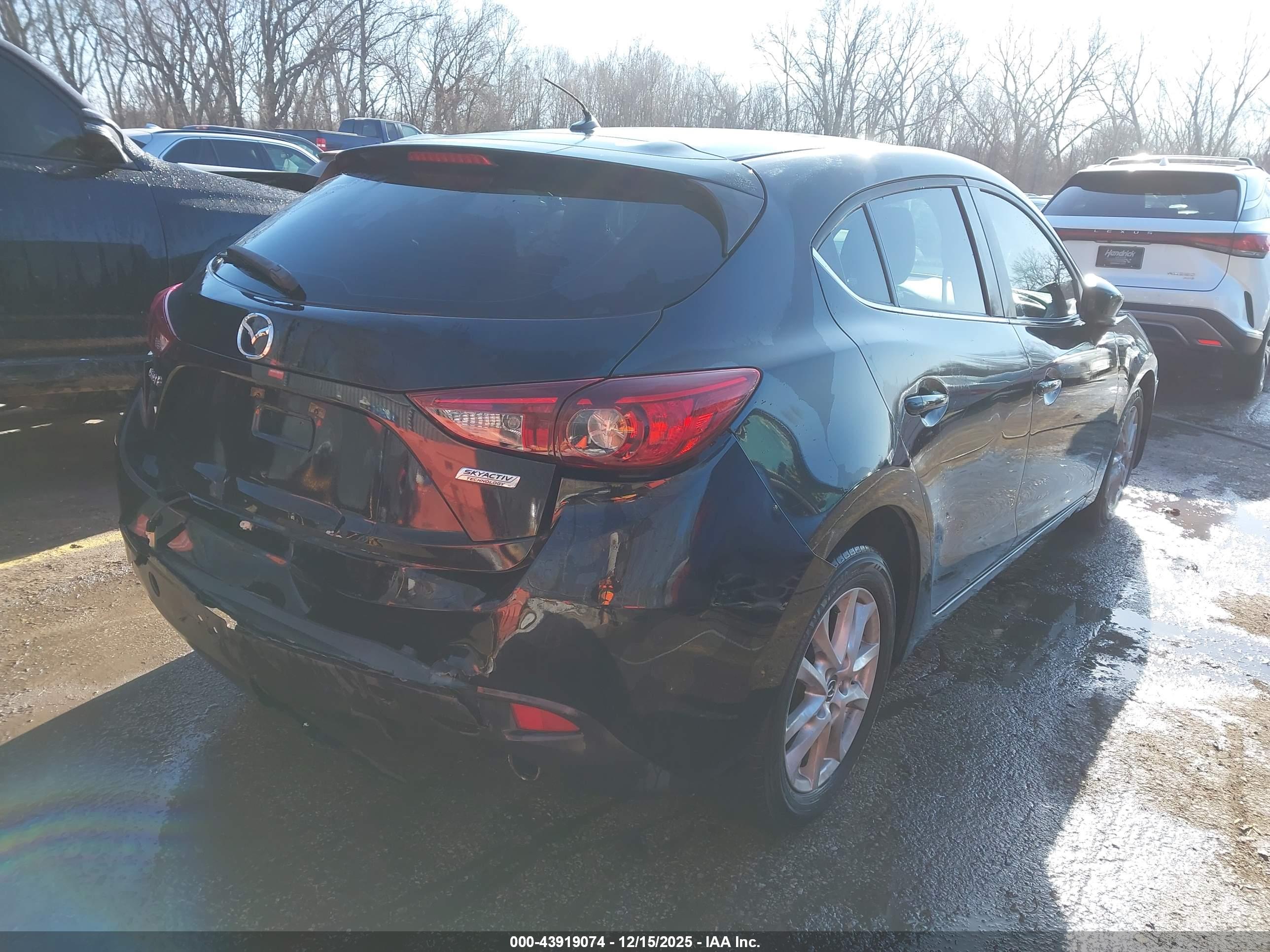 MAZDA MAZDA3 image 4