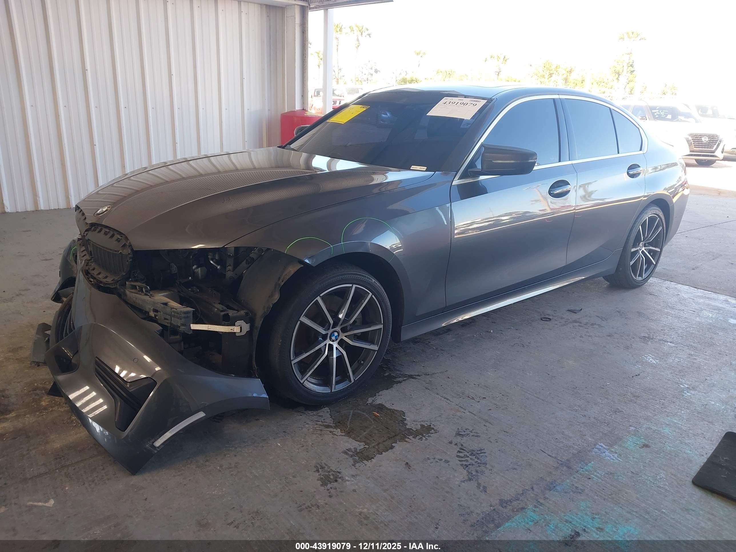 BMW 330I image 2