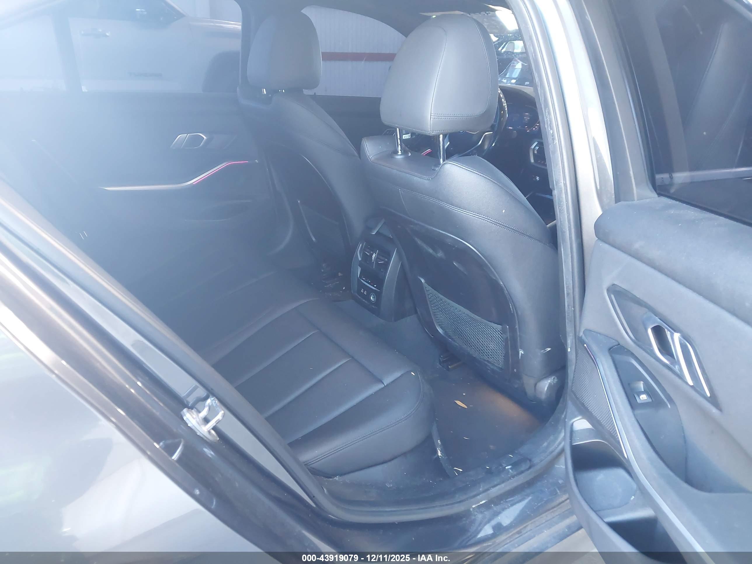 BMW 330I image 8