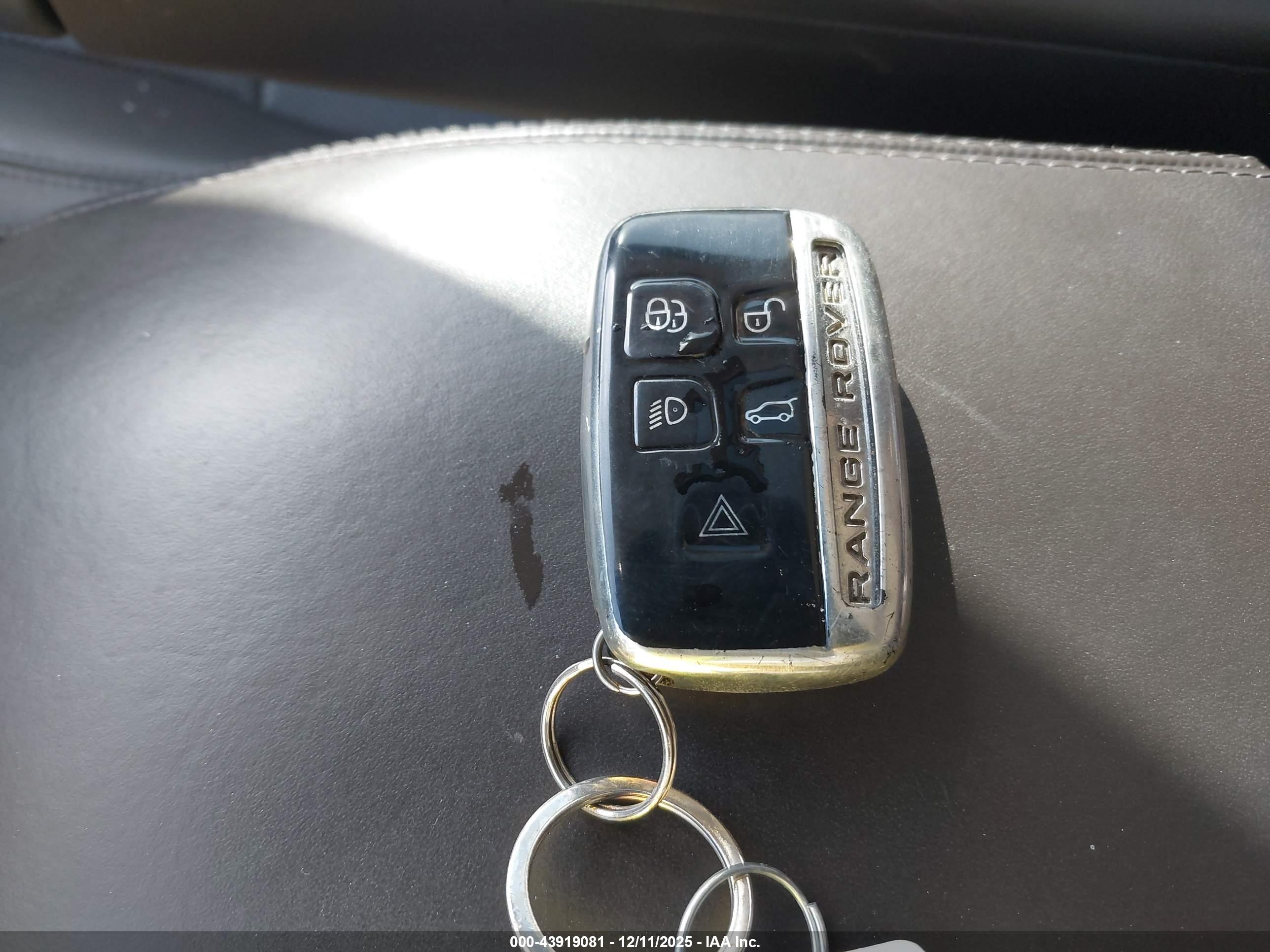 LAND ROVER image 11