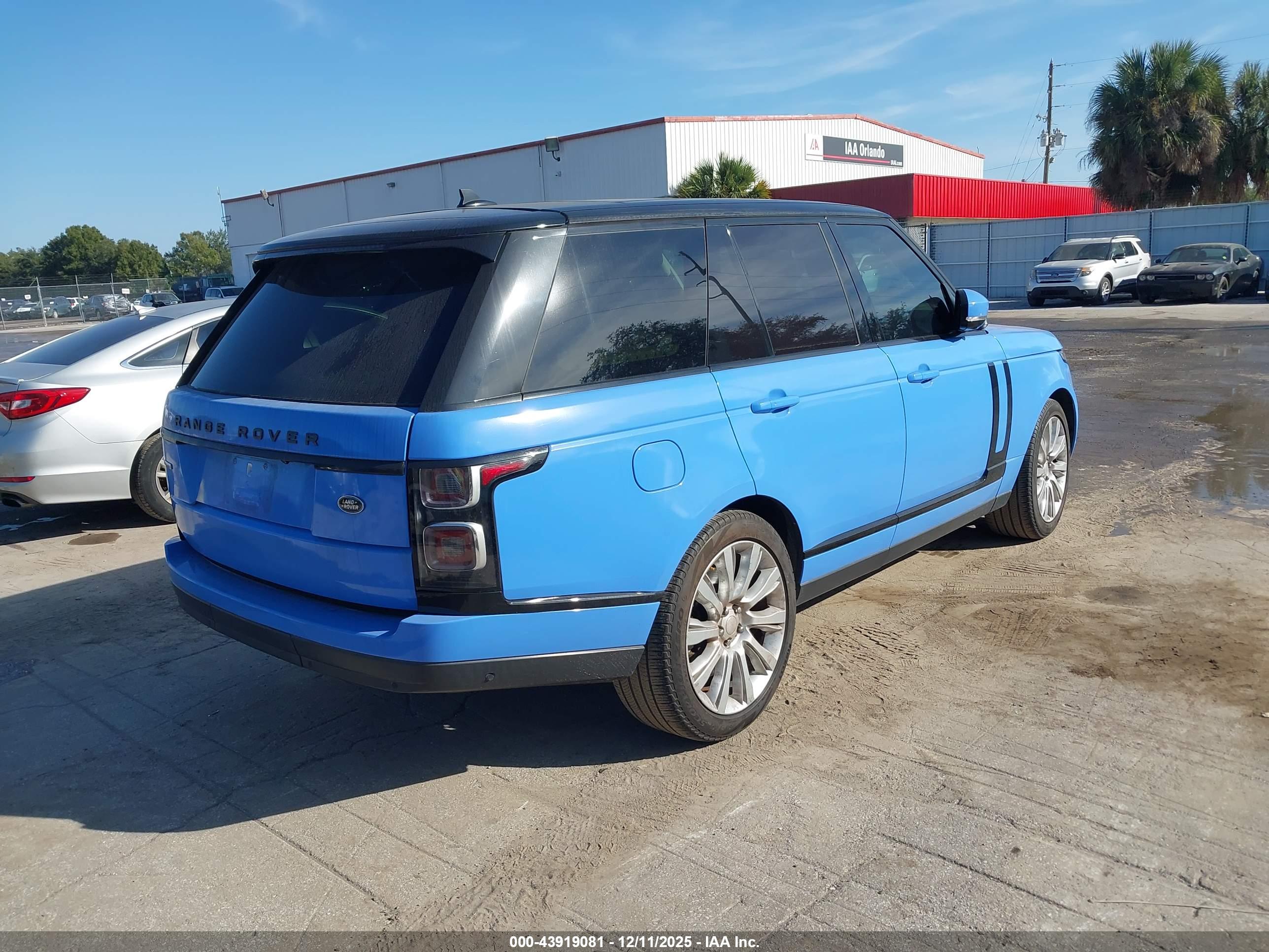 LAND ROVER image 4