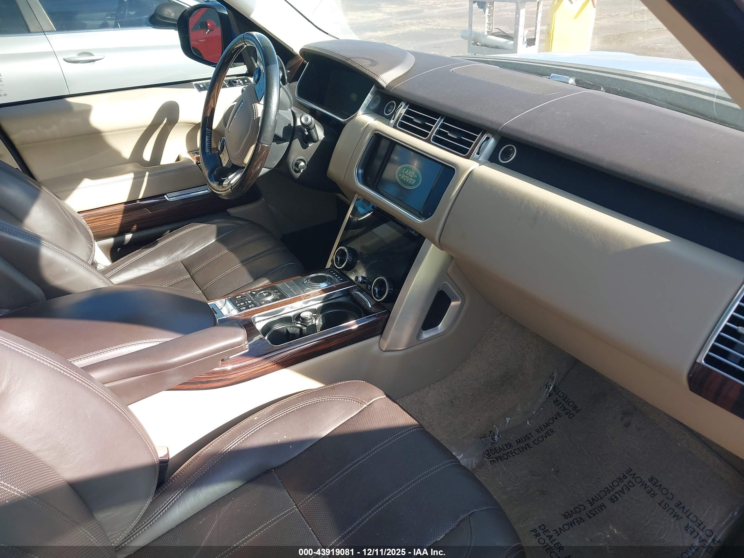 LAND ROVER image 5