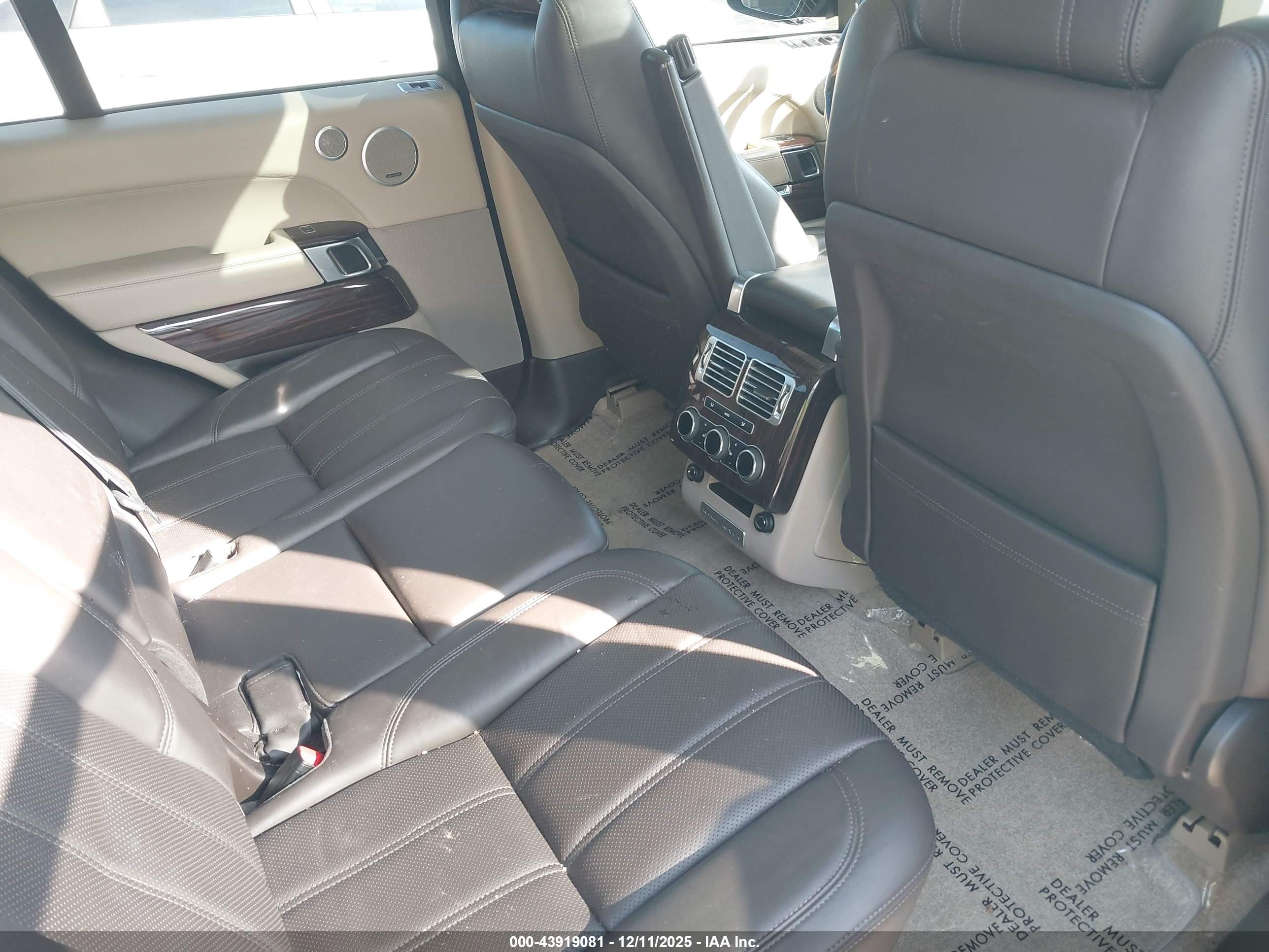 LAND ROVER image 8