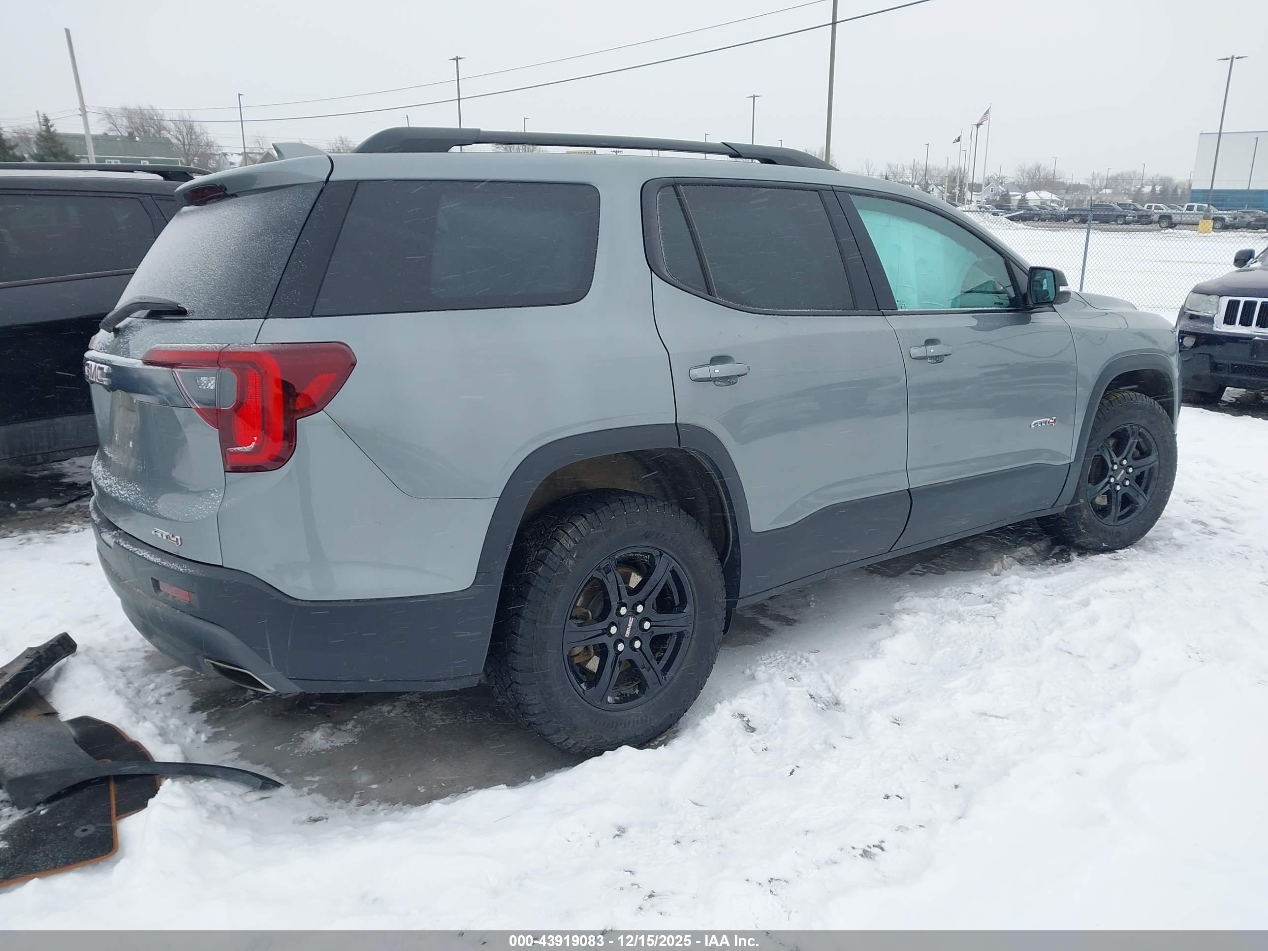 GMC ACADIA image 4