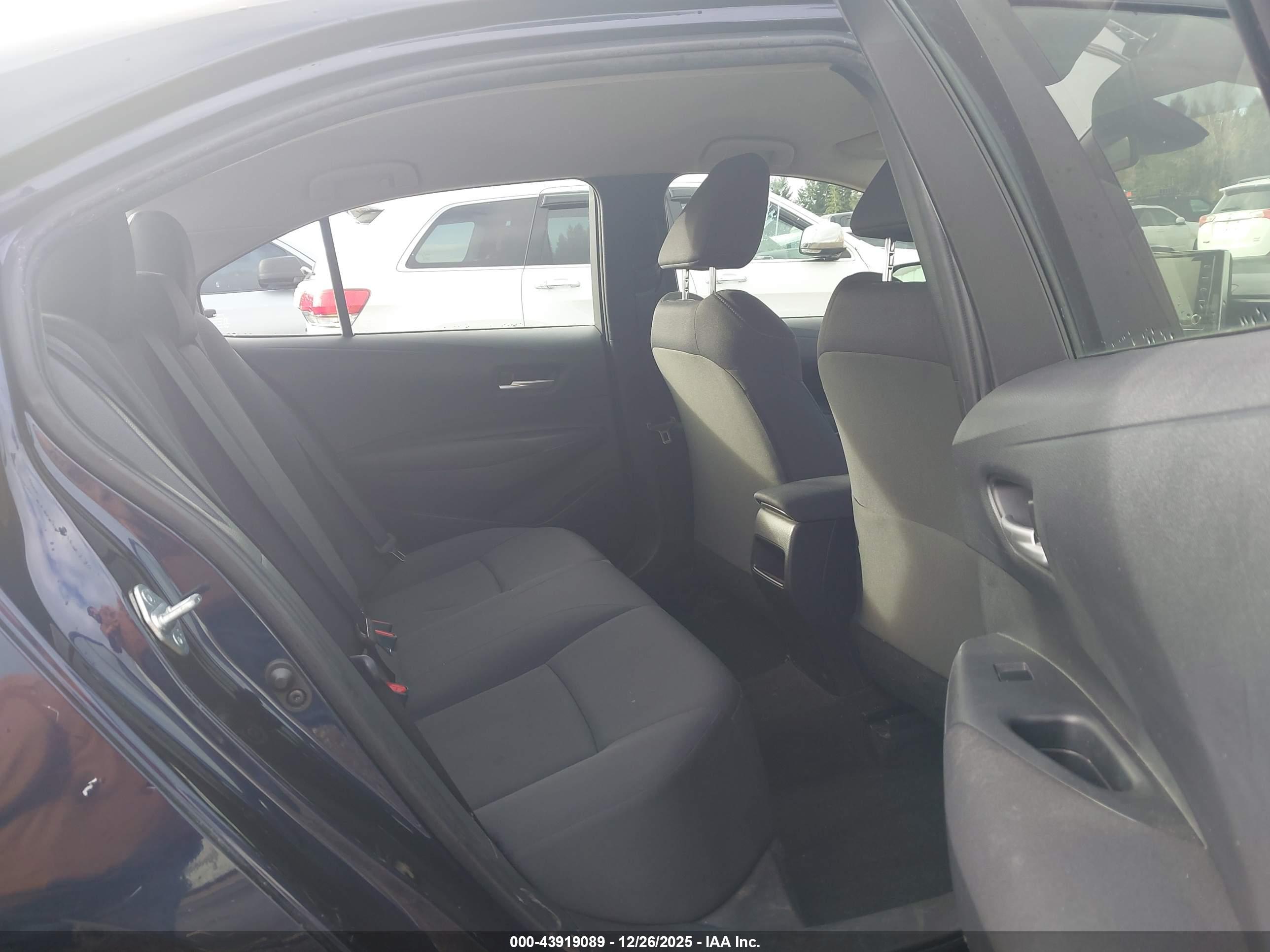 TOYOTA COROLLA image 8