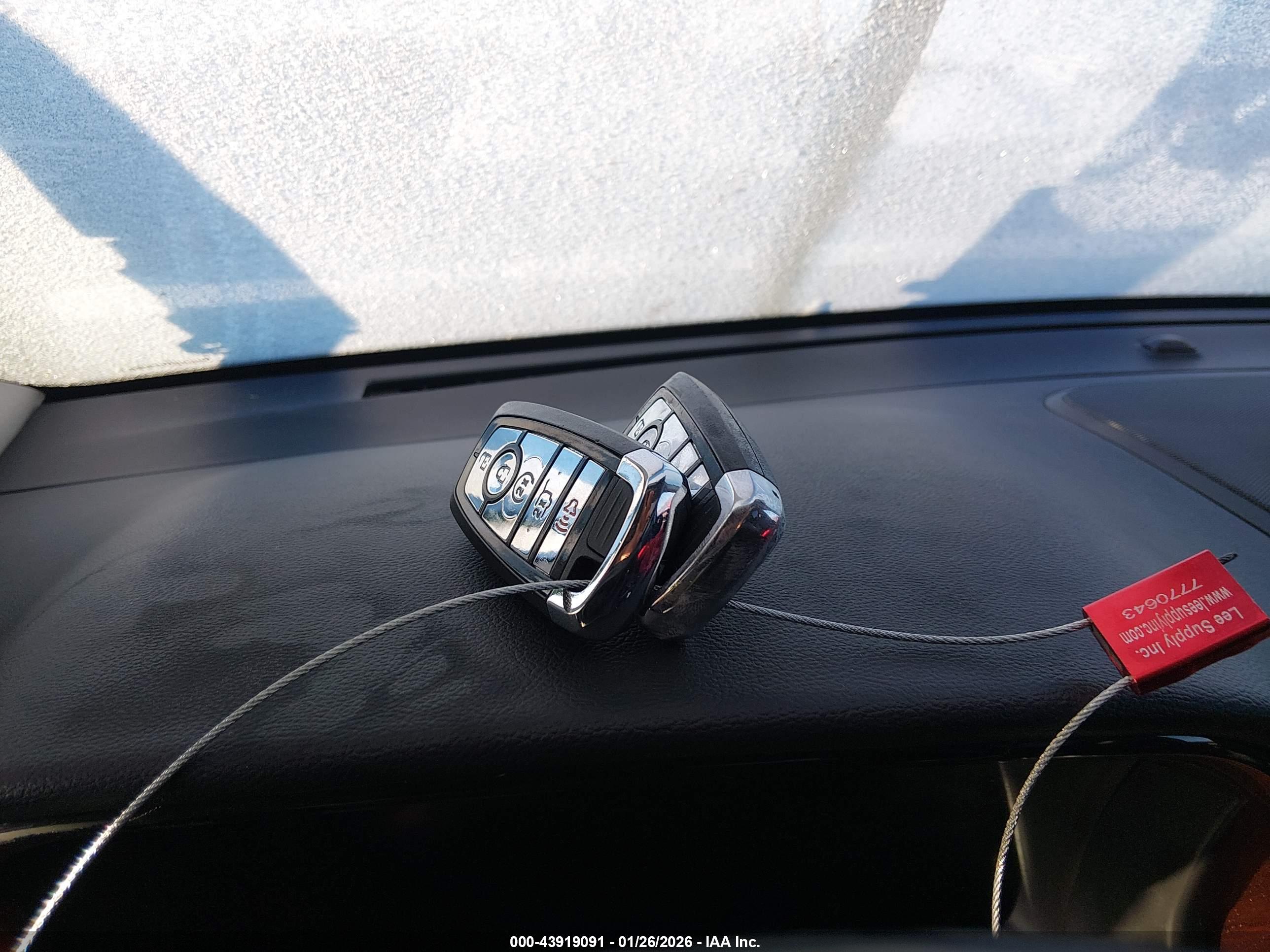 LINCOLN NAUTILUS image 11