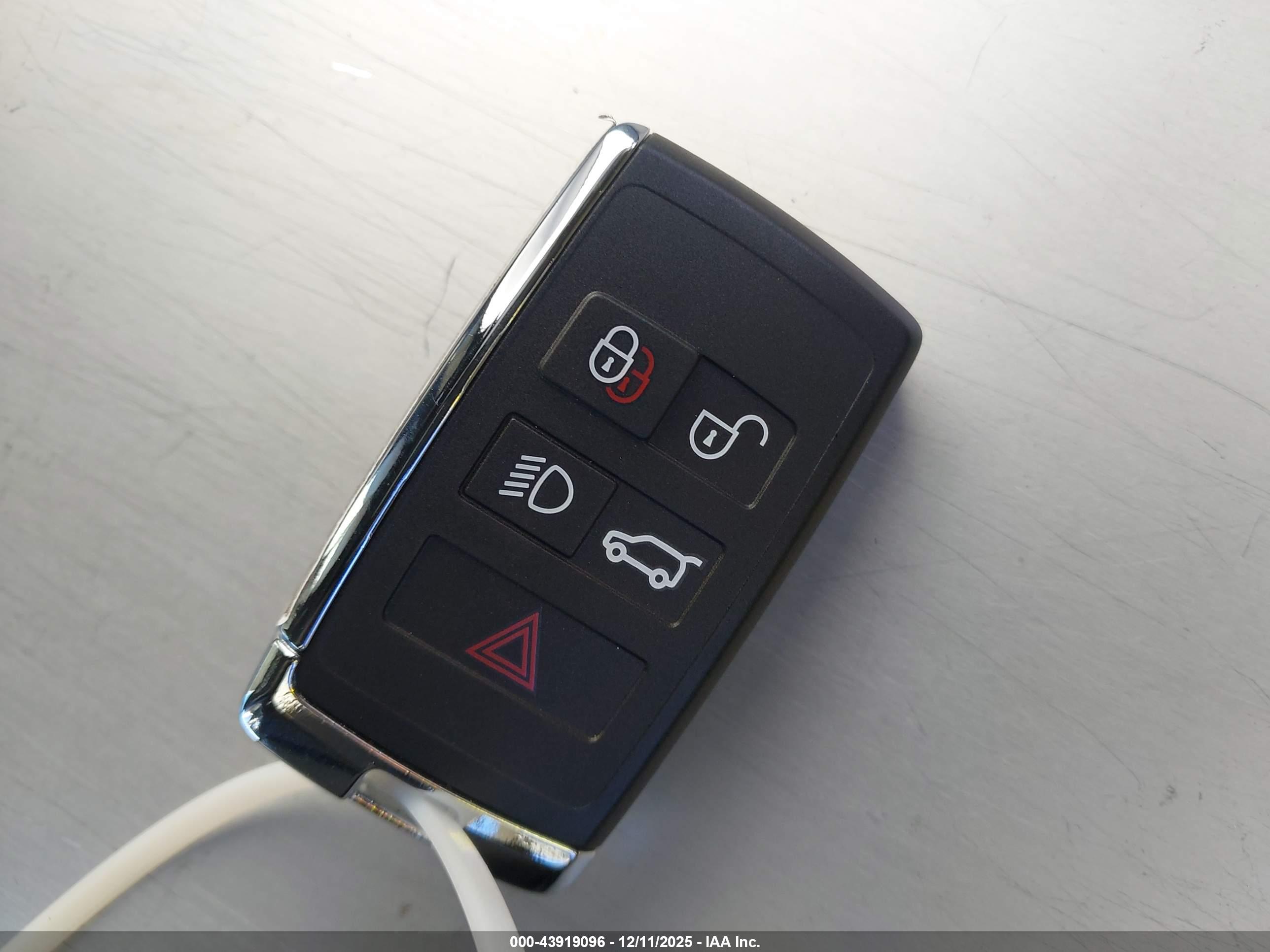 LAND ROVER image 11