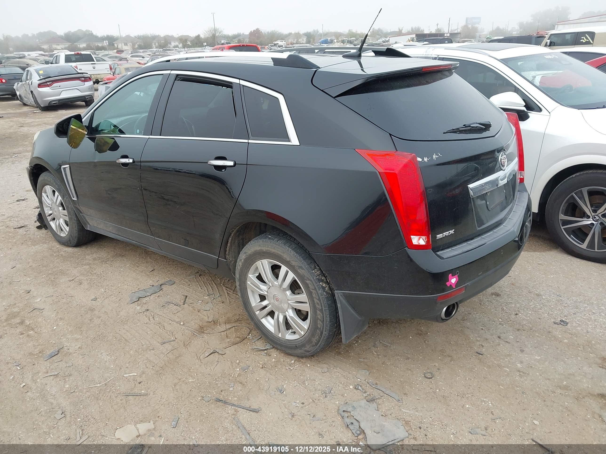 CADILLAC SRX image 3
