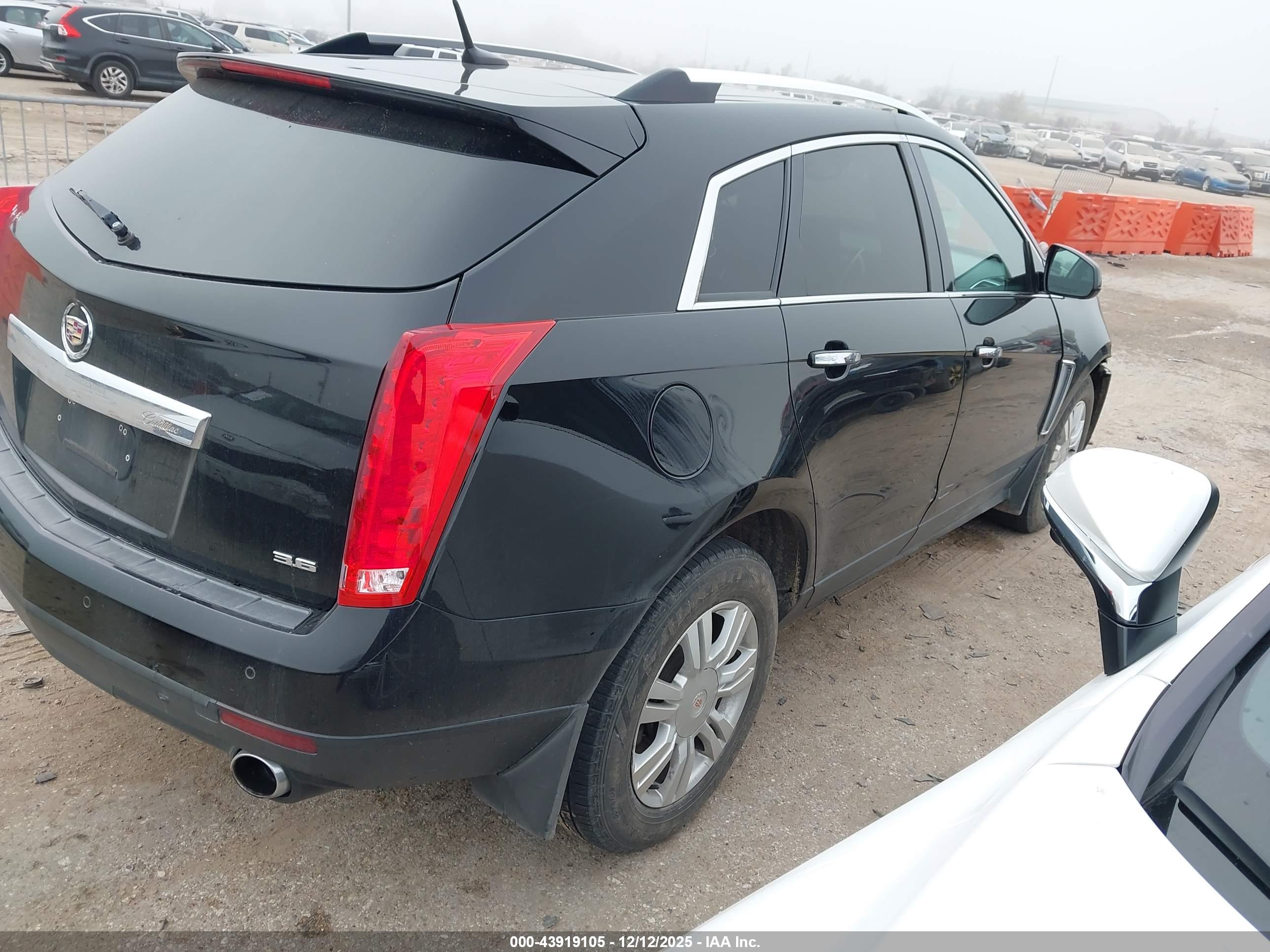 CADILLAC SRX image 4