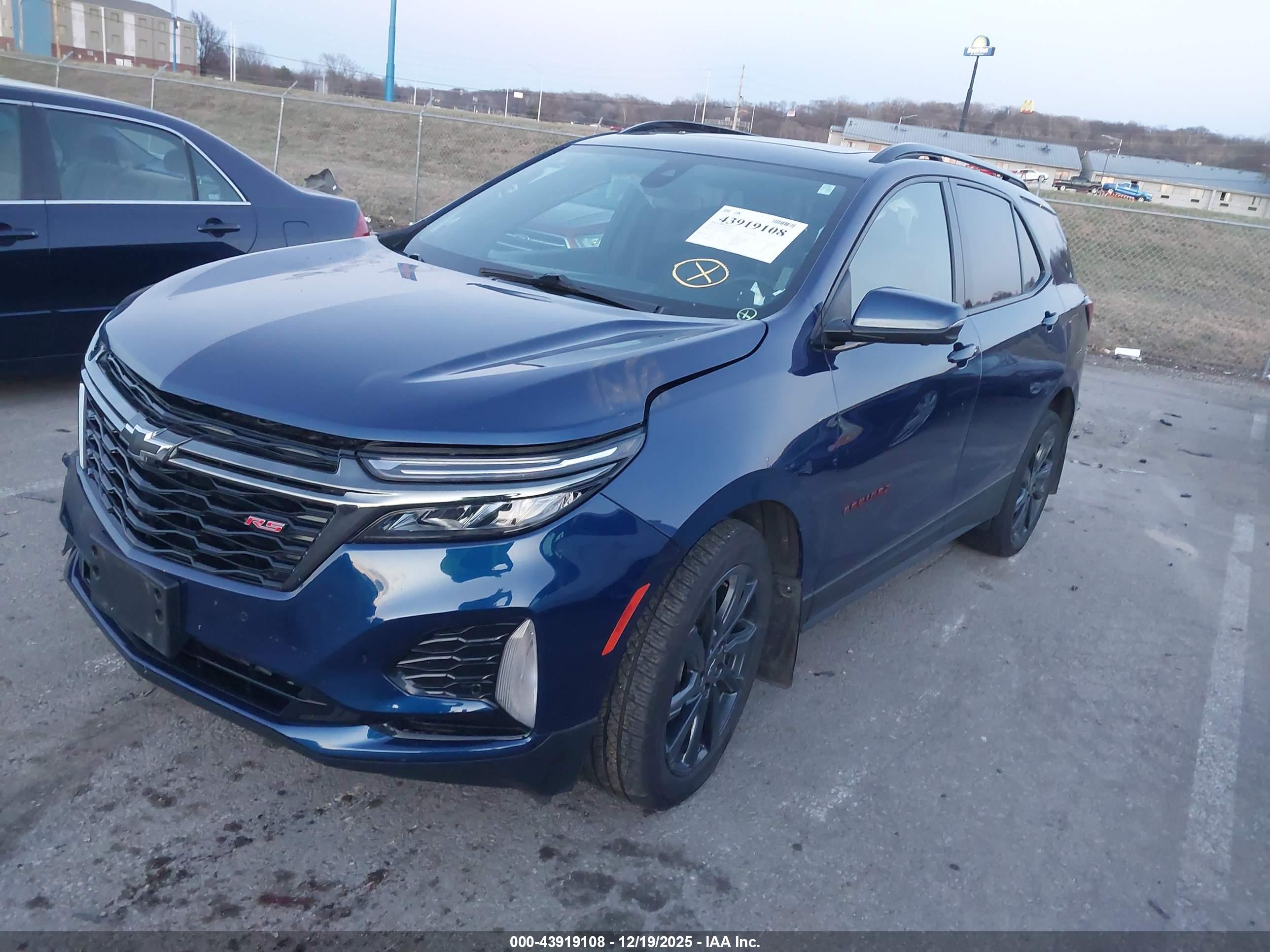CHEVROLET EQUINOX image 2