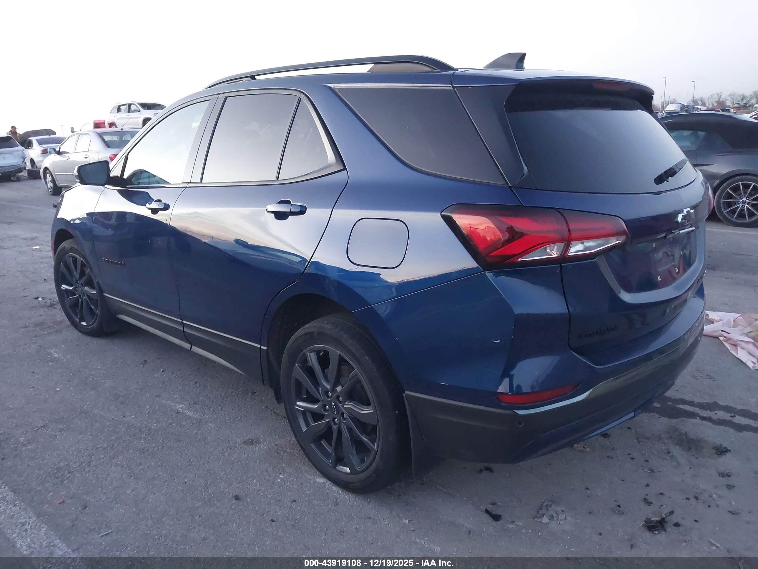 CHEVROLET EQUINOX image 3