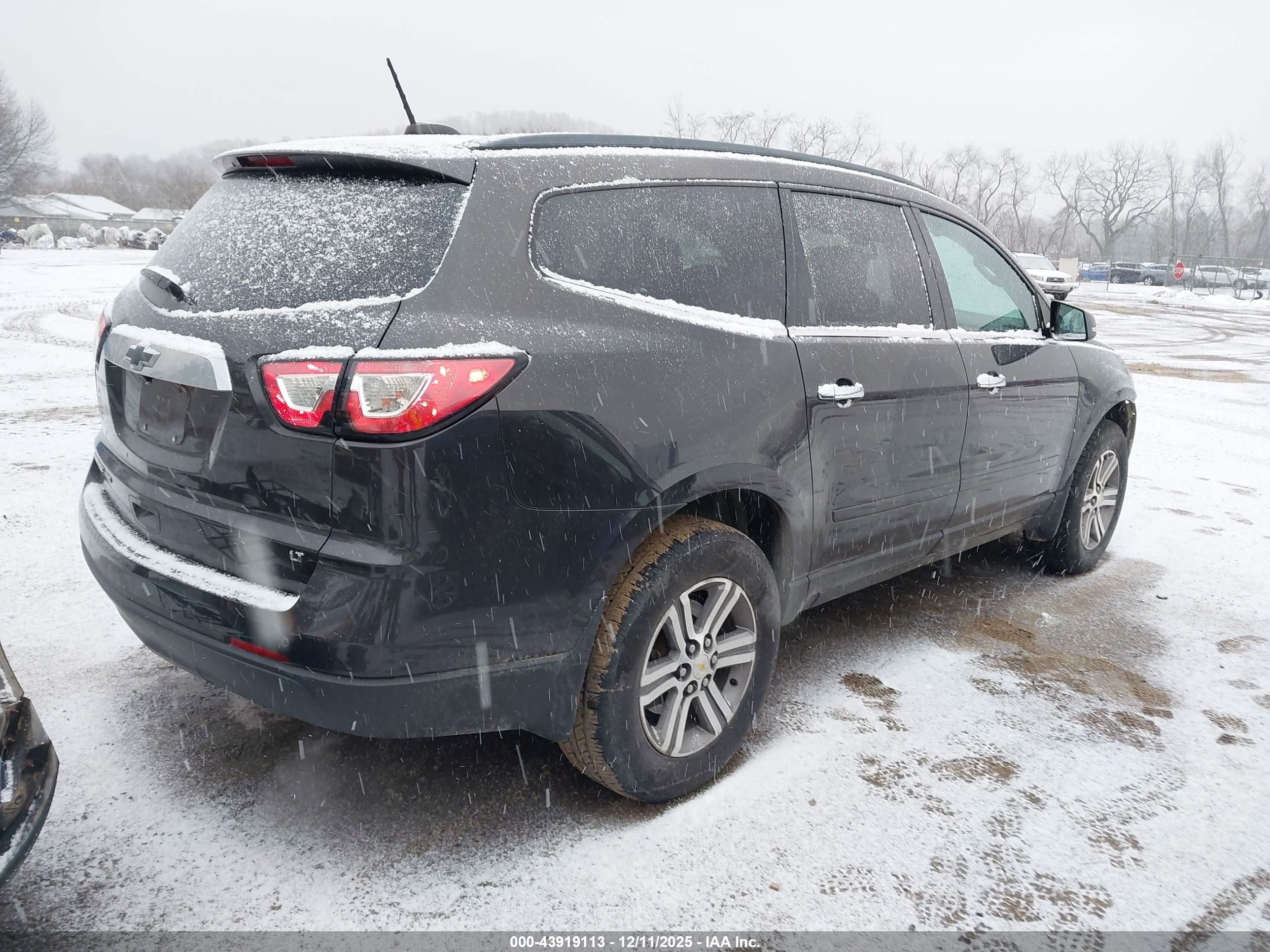 CHEVROLET TRAVERSE image 4