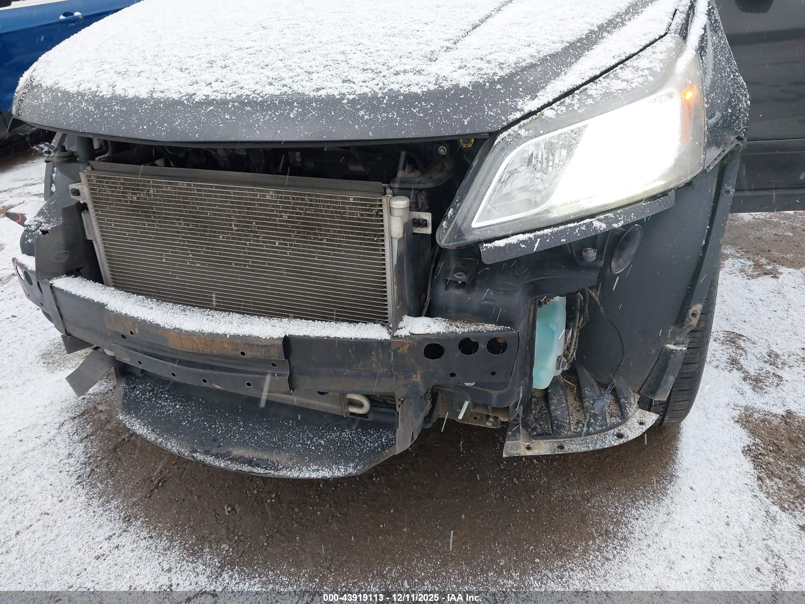 CHEVROLET TRAVERSE image 6