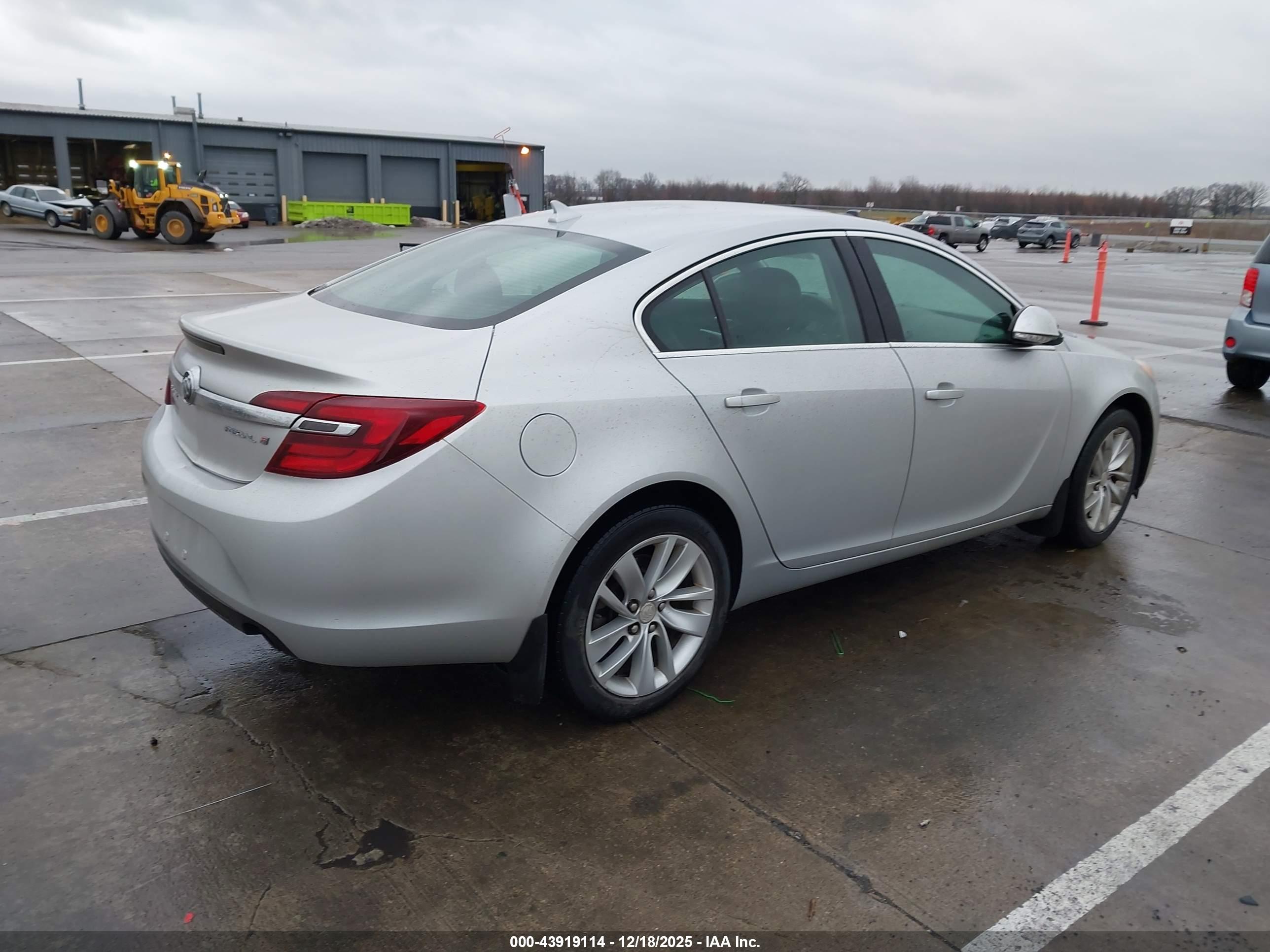 BUICK REGAL image 4