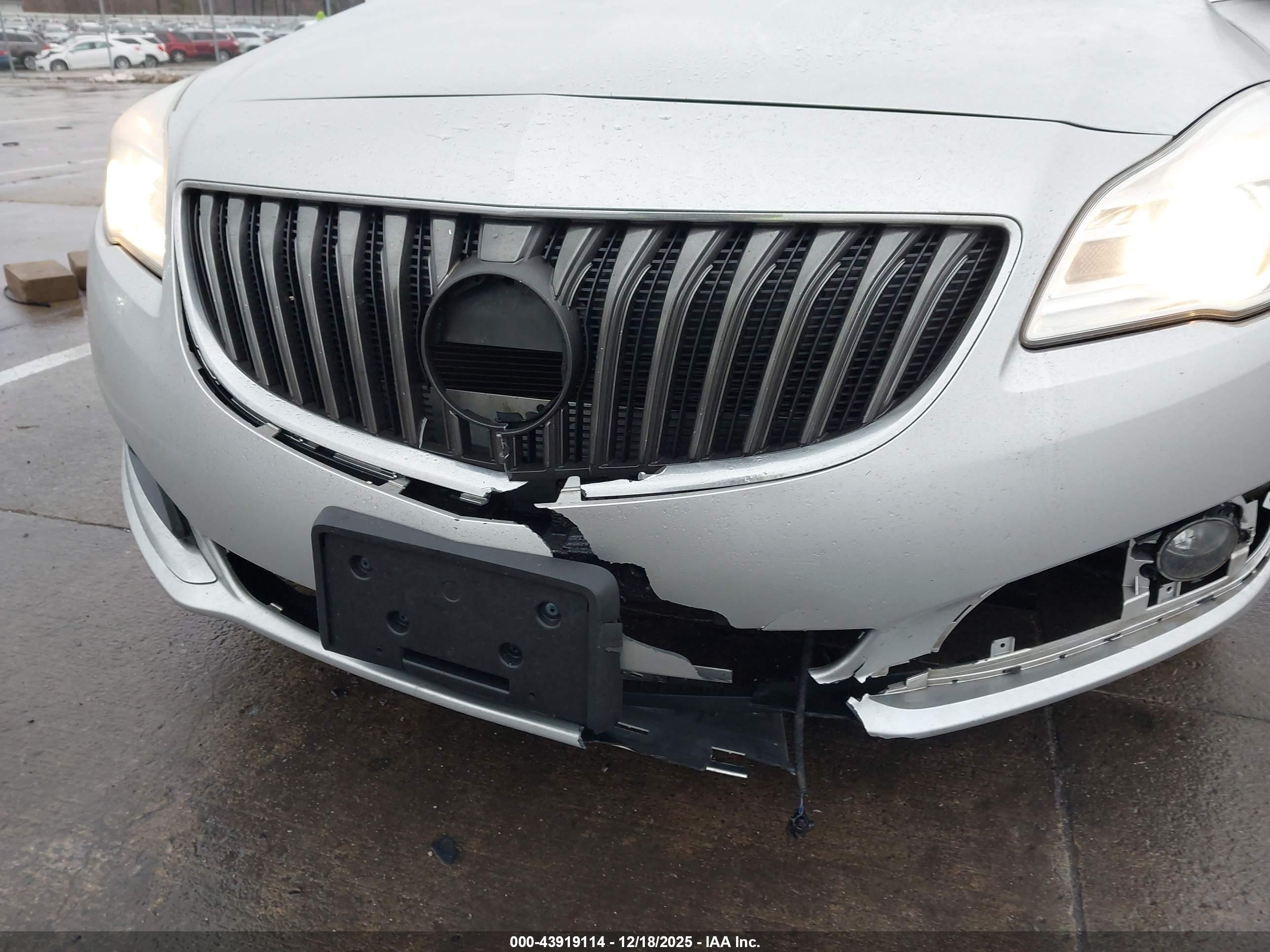 BUICK REGAL image 6