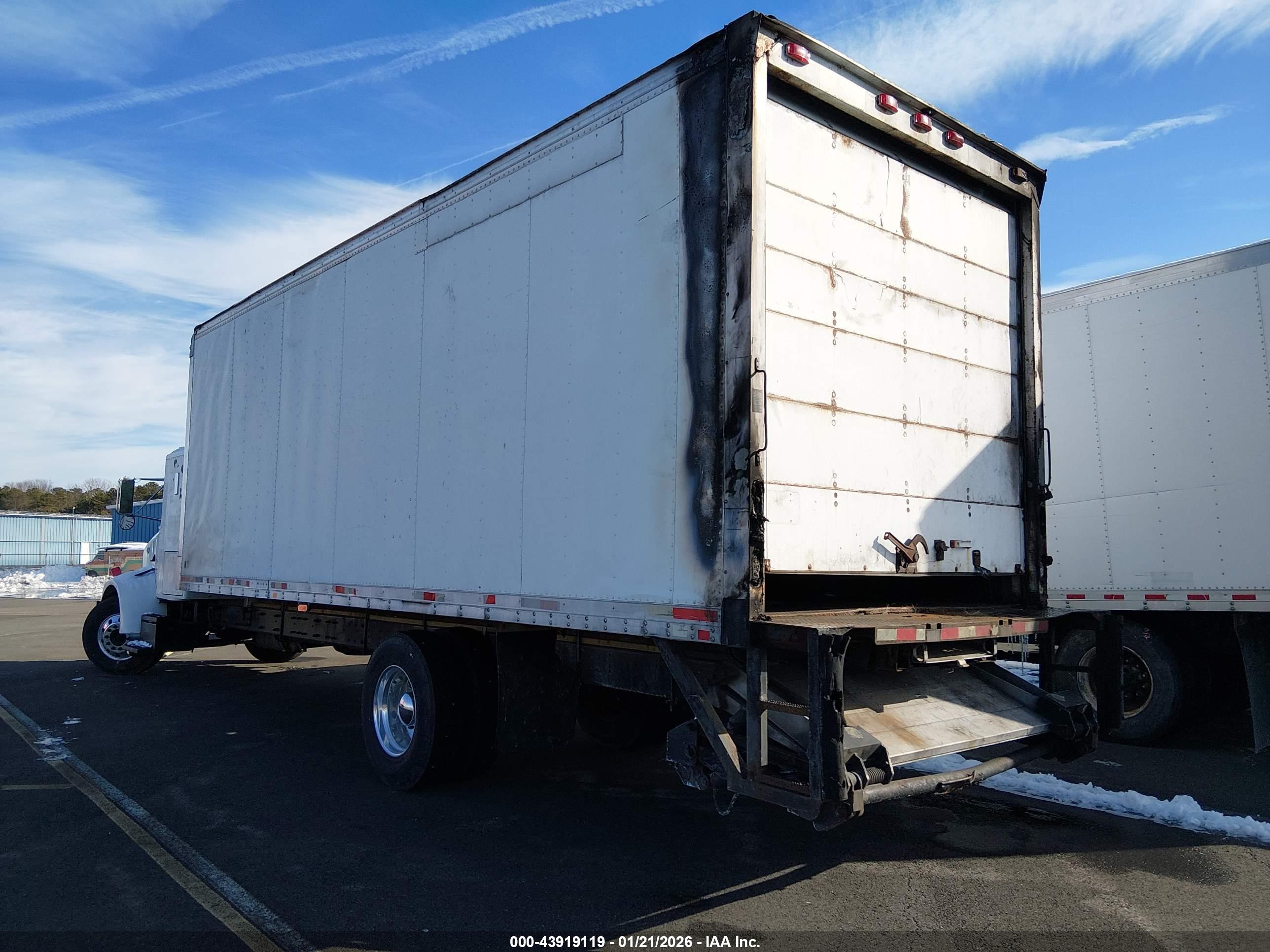 PETERBILT 330 image 3