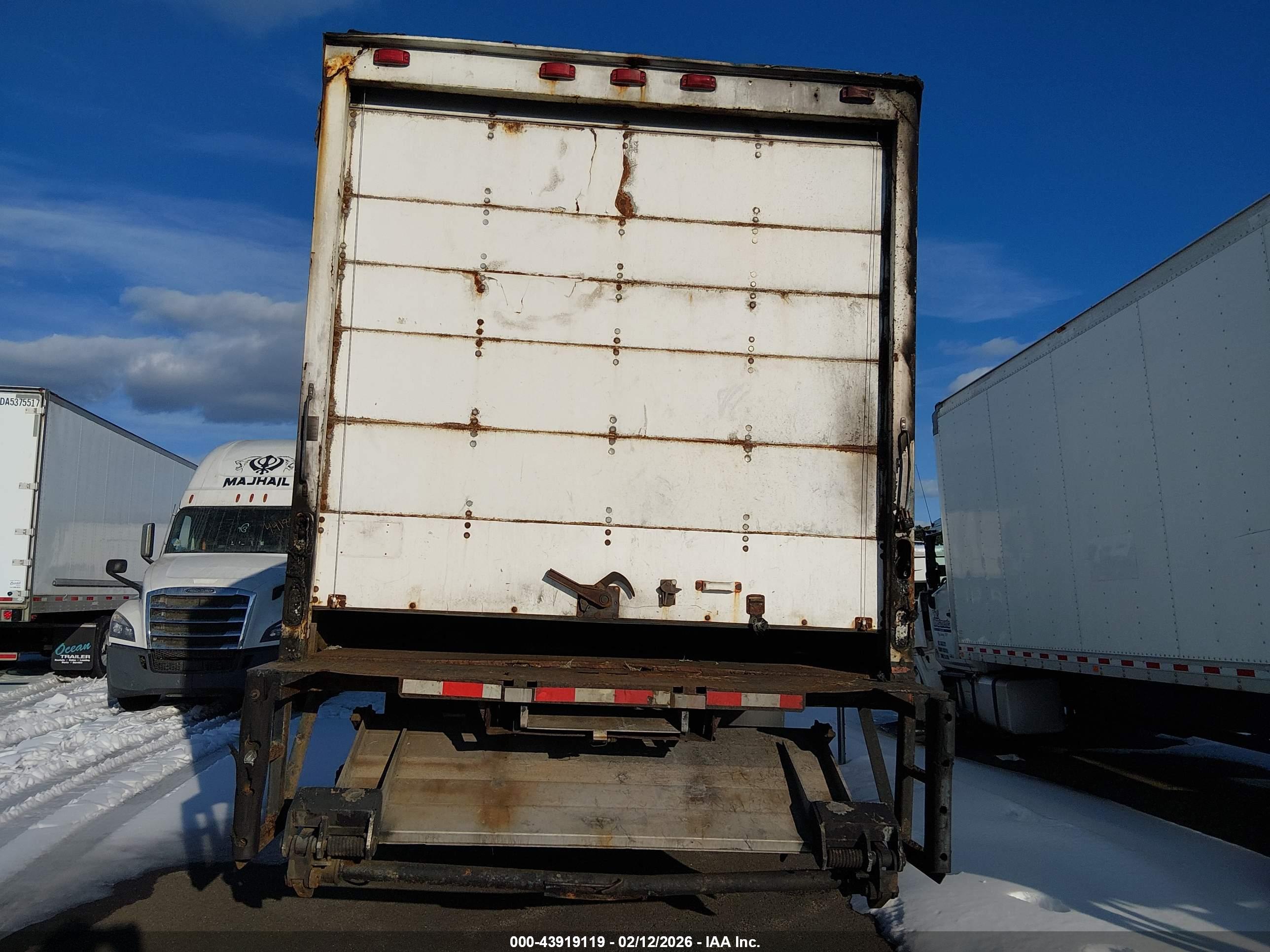 PETERBILT 330 image 8