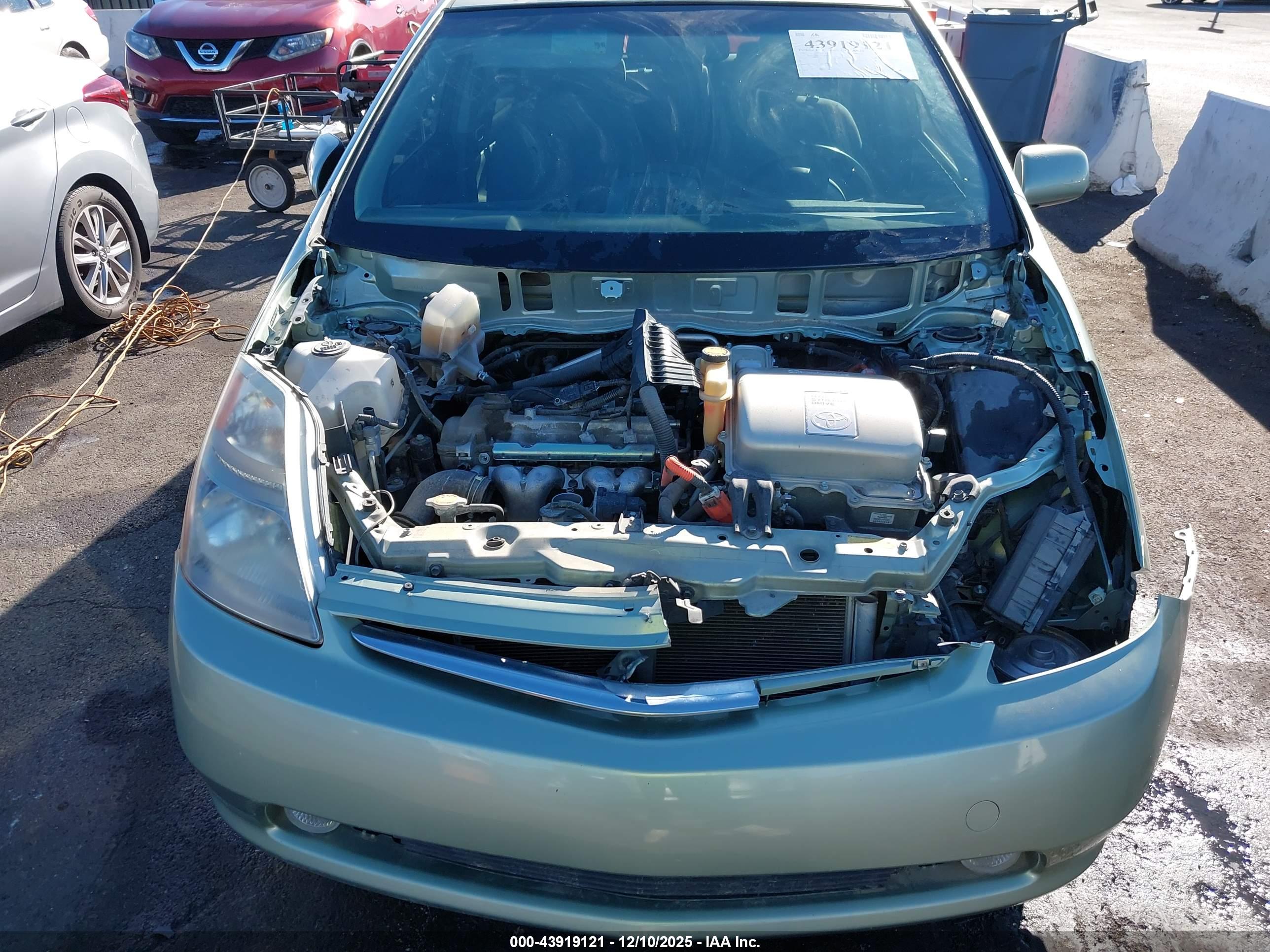 TOYOTA PRIUS image 10