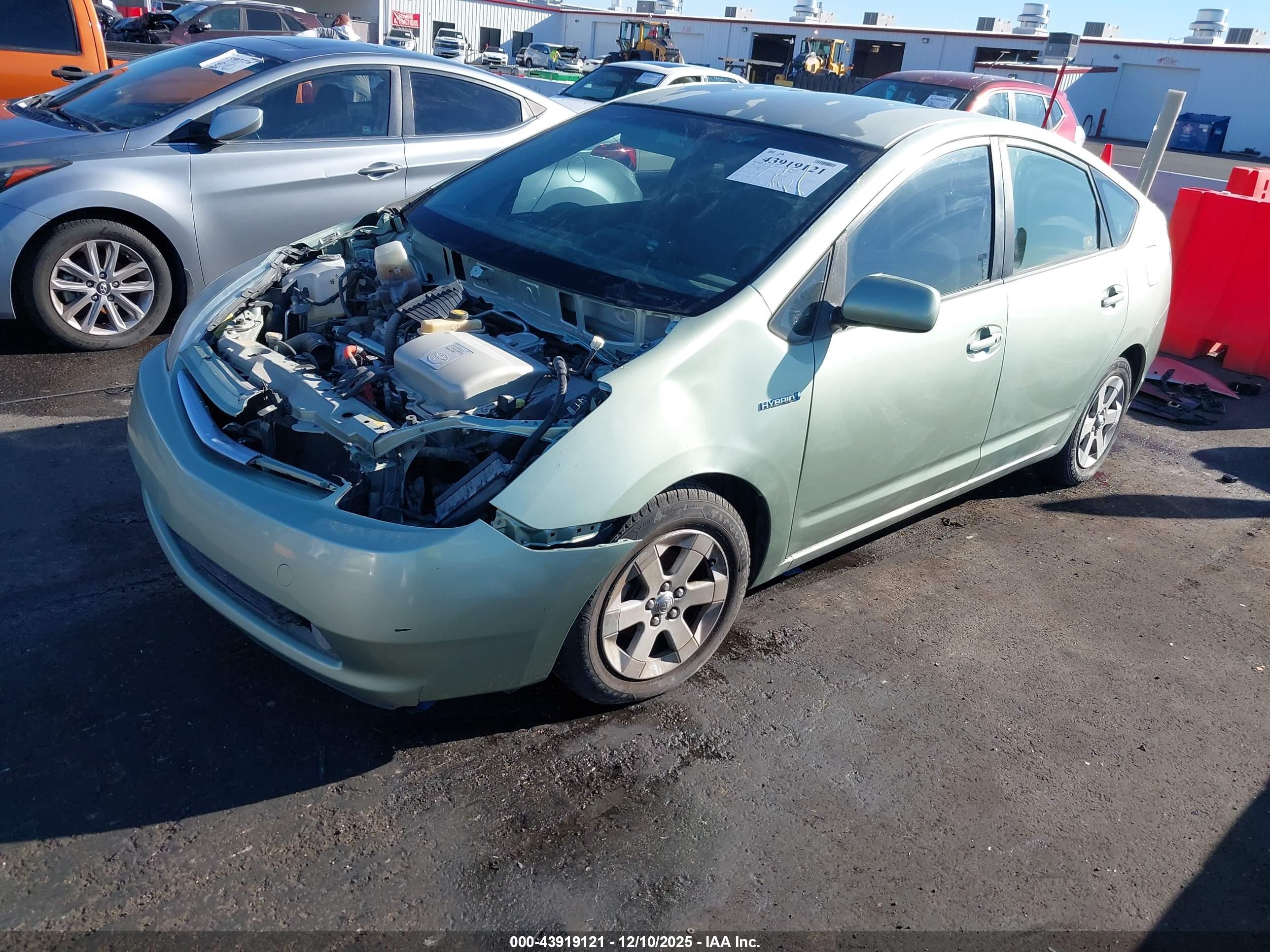 TOYOTA PRIUS image 2