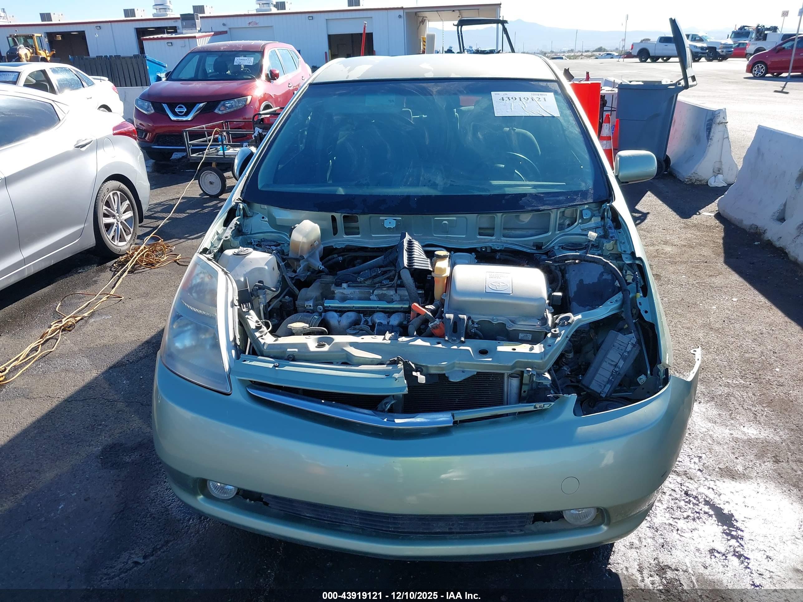 TOYOTA PRIUS image 6