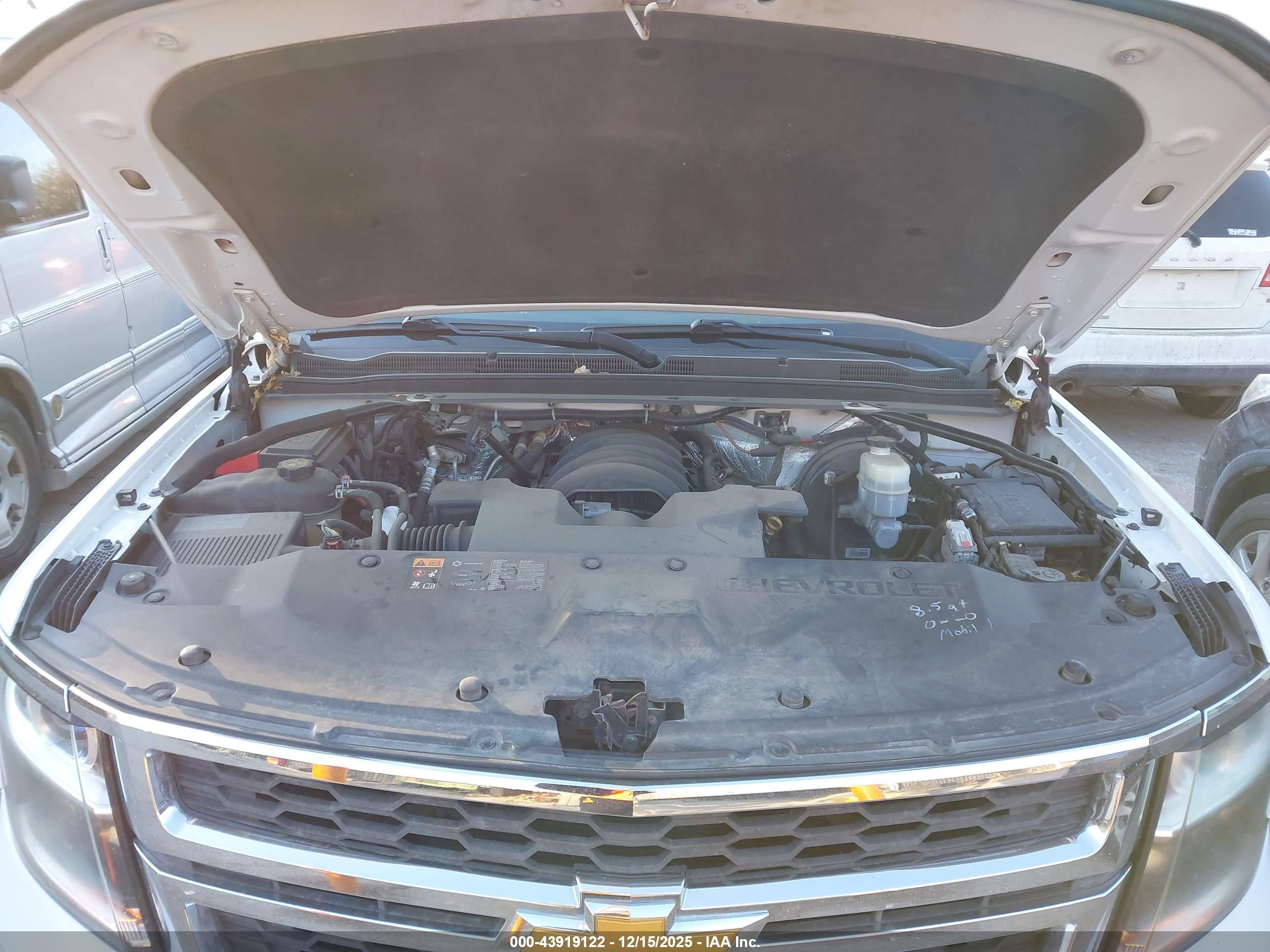CHEVROLET TAHOE image 10