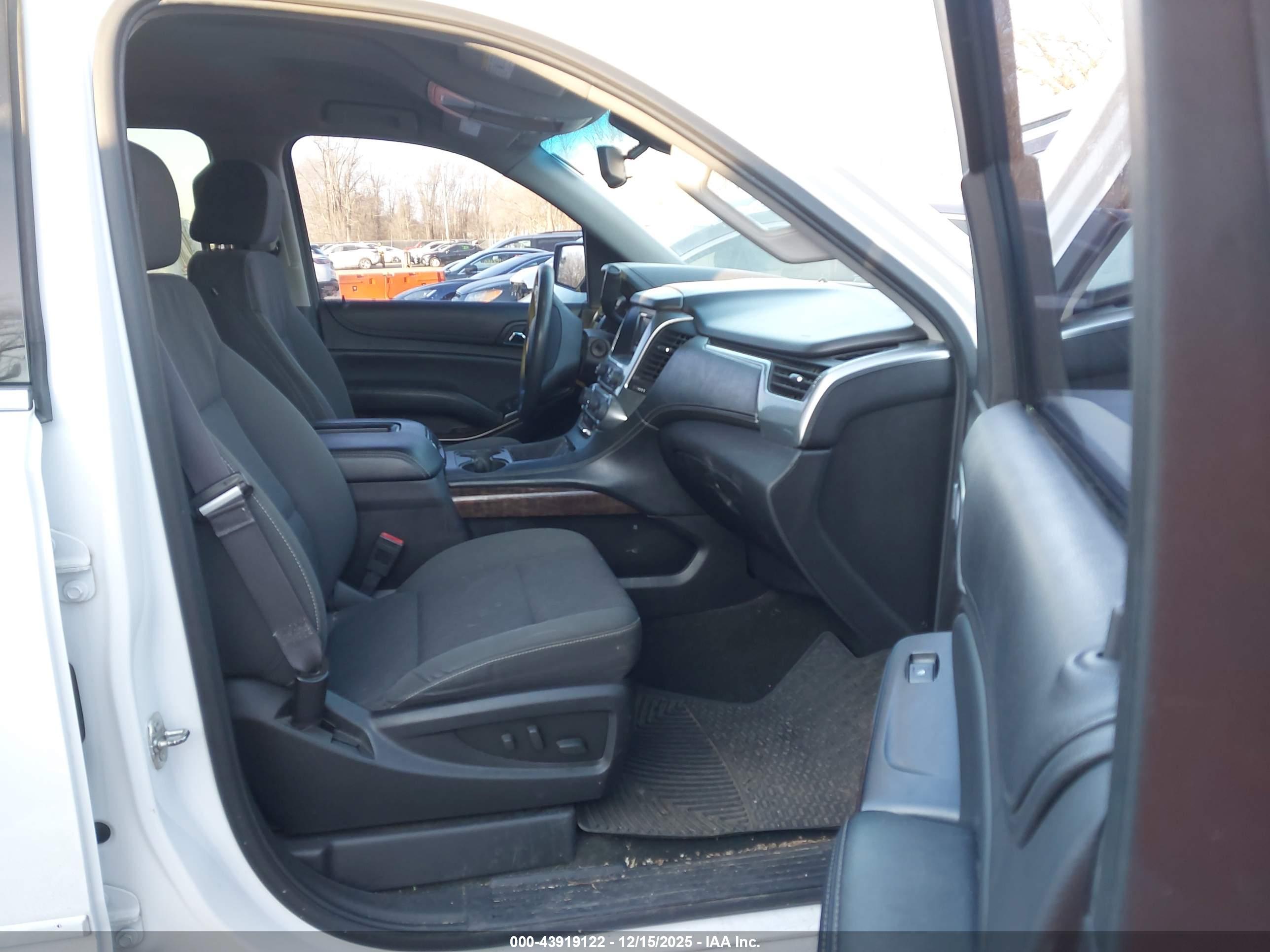 CHEVROLET TAHOE image 5