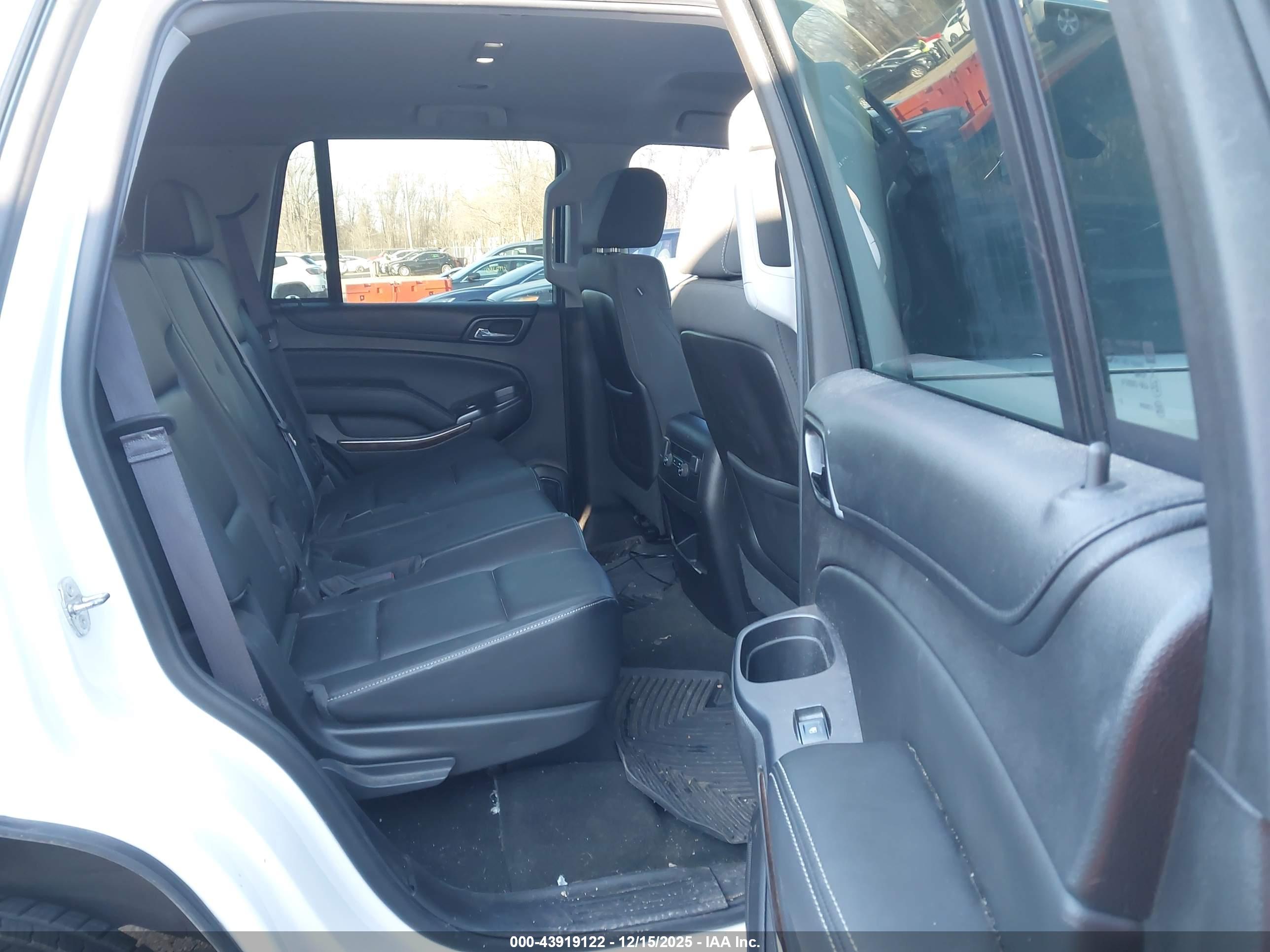 CHEVROLET TAHOE image 8
