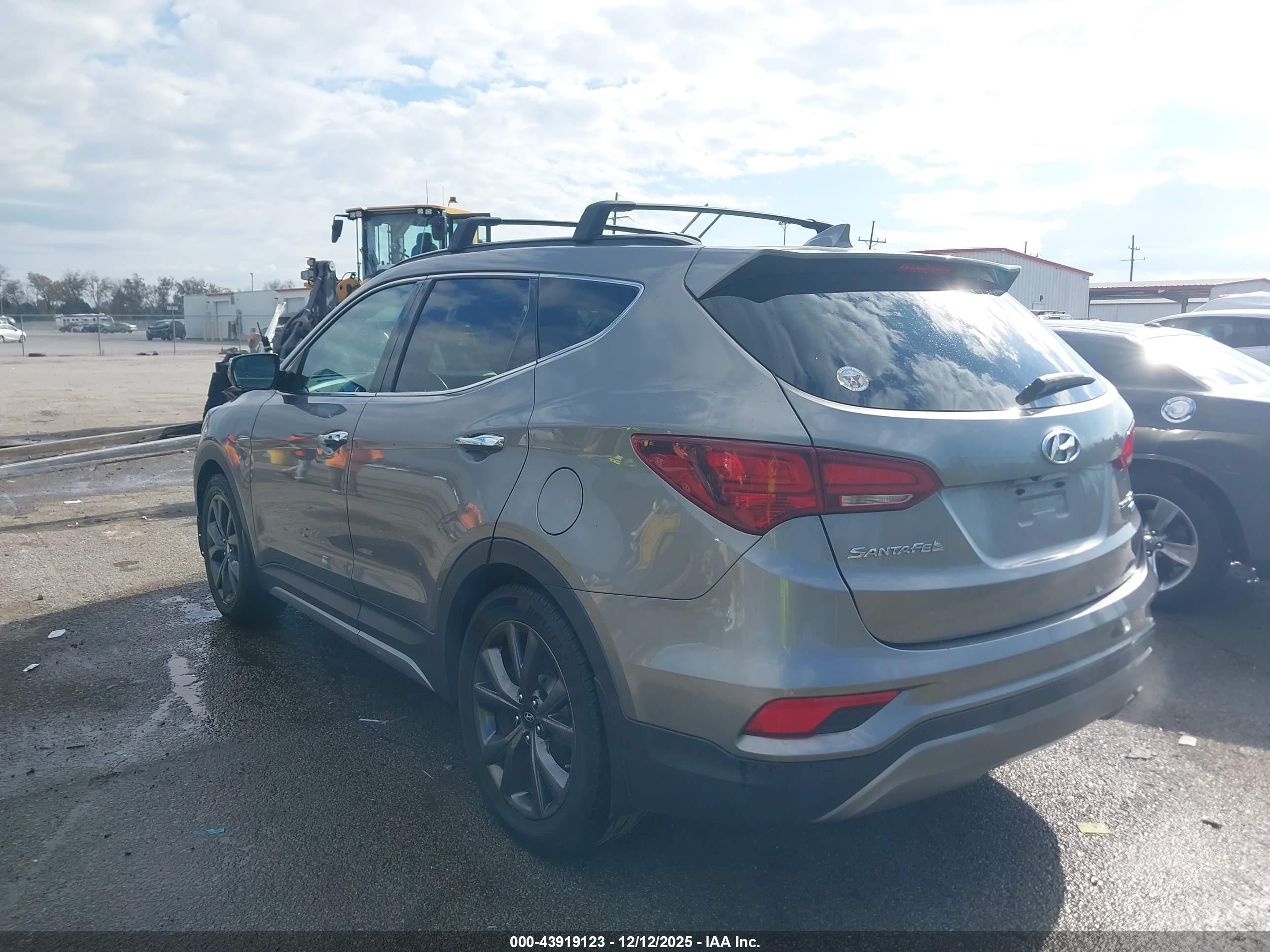 HYUNDAI SANTA image 3