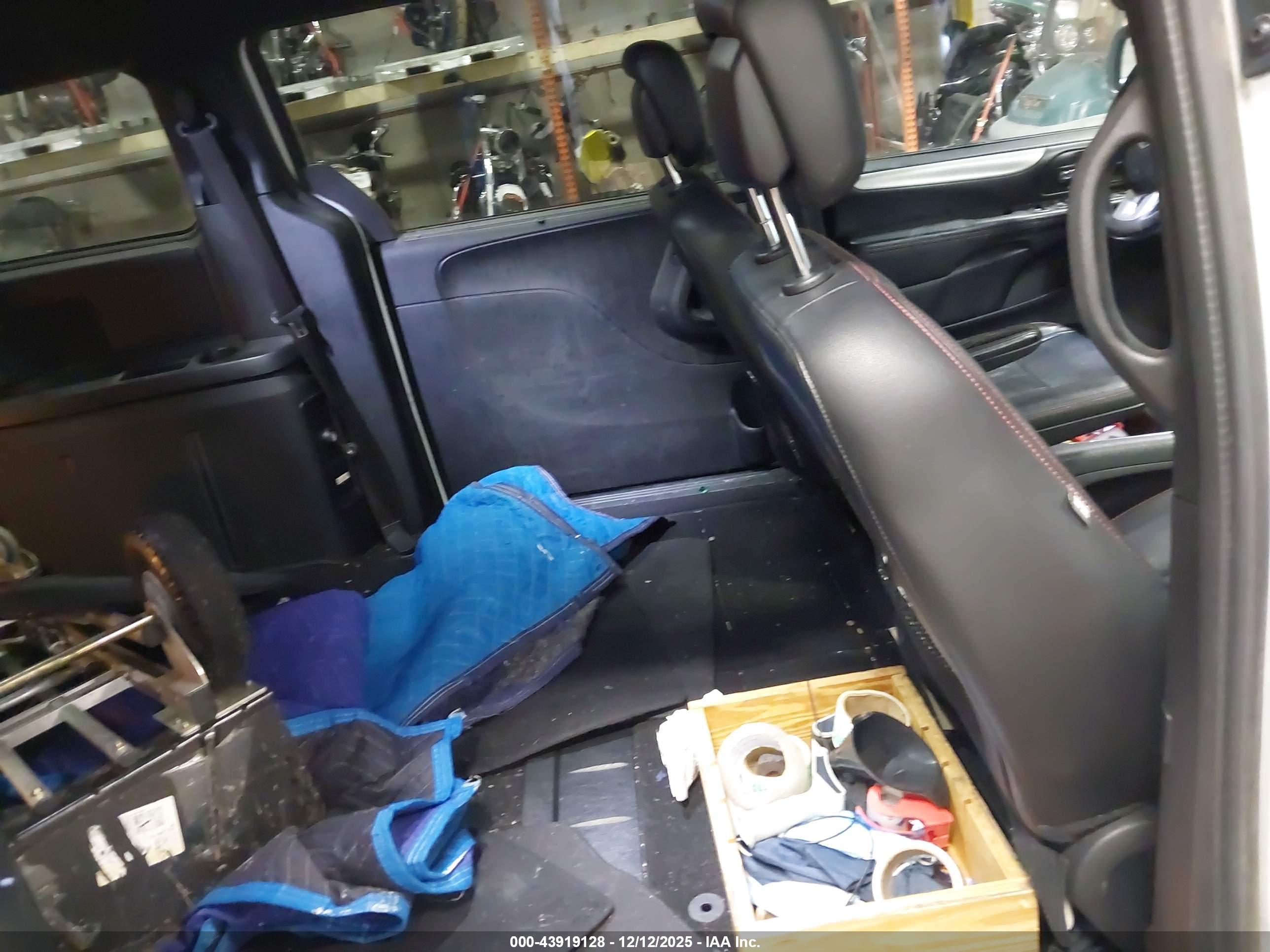 DODGE GRAND image 8
