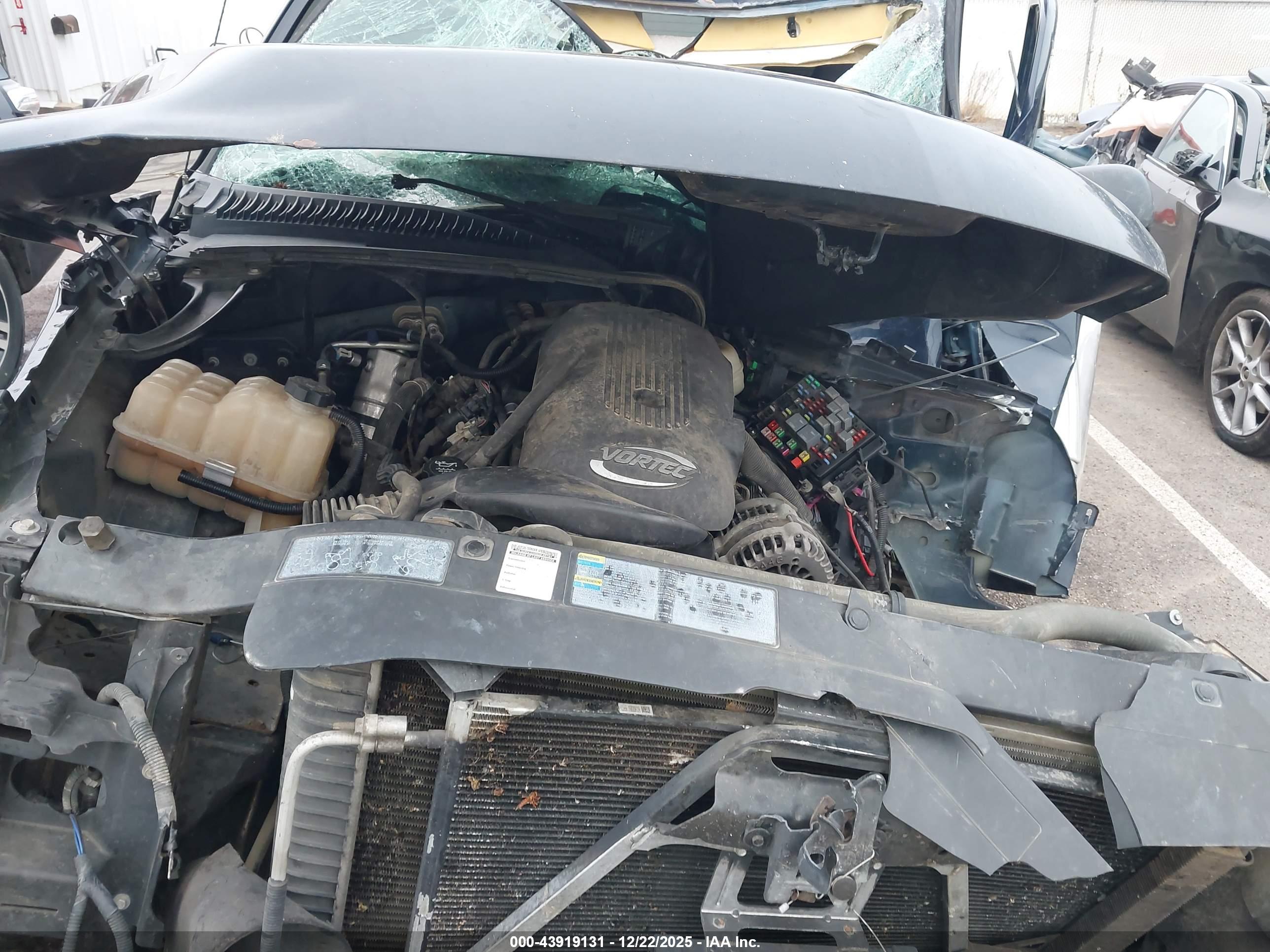 CHEVROLET SILVERADO image 10