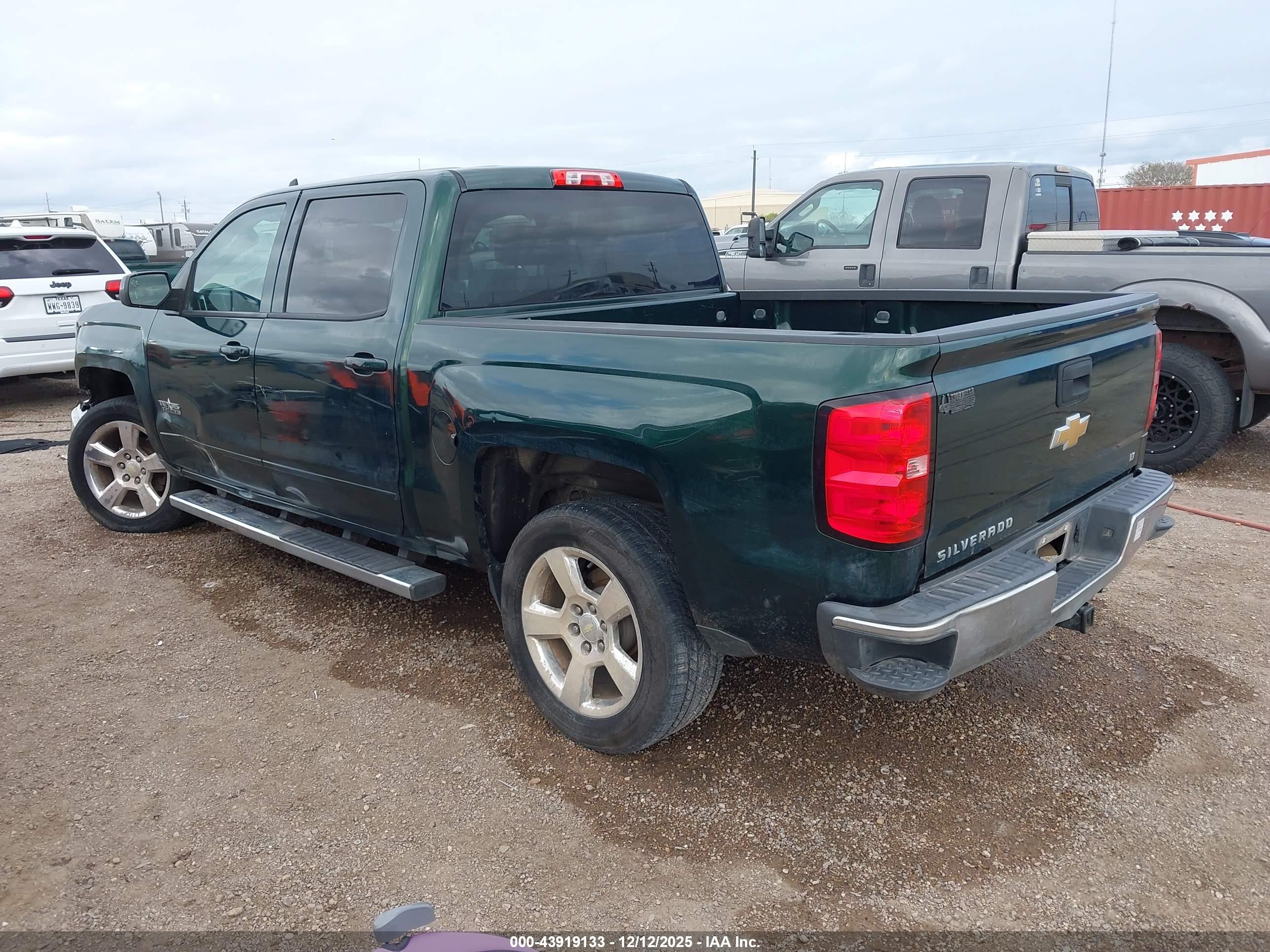 CHEVROLET SILVERADO image 3