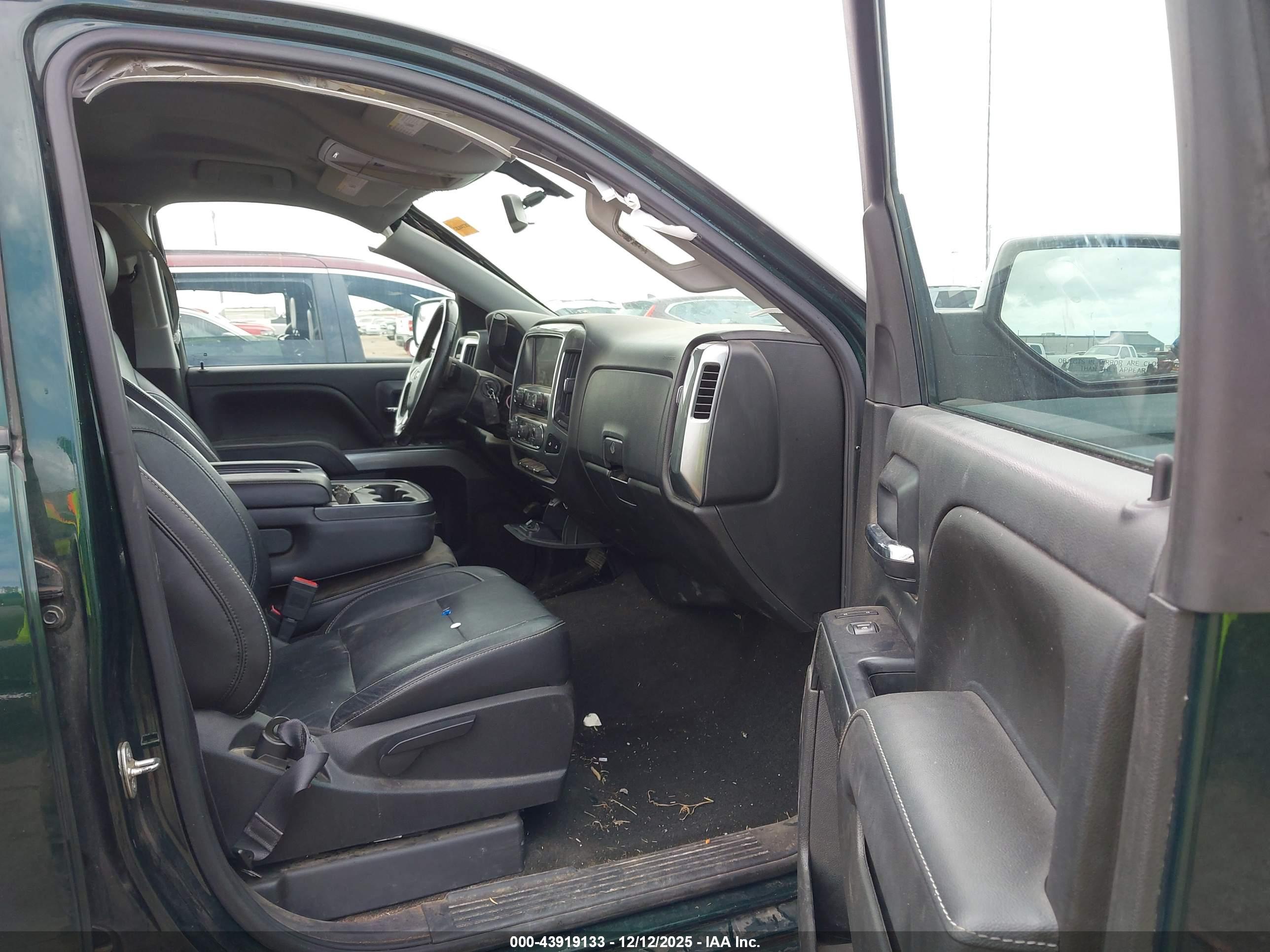 CHEVROLET SILVERADO image 5