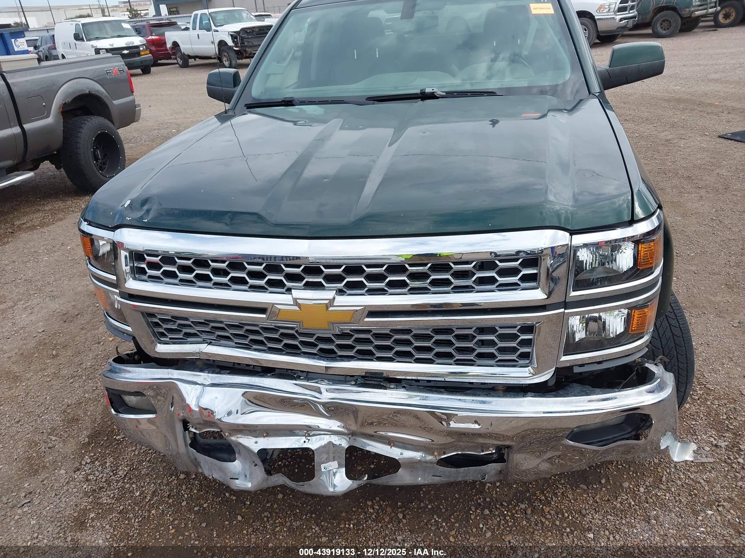 CHEVROLET SILVERADO image 6