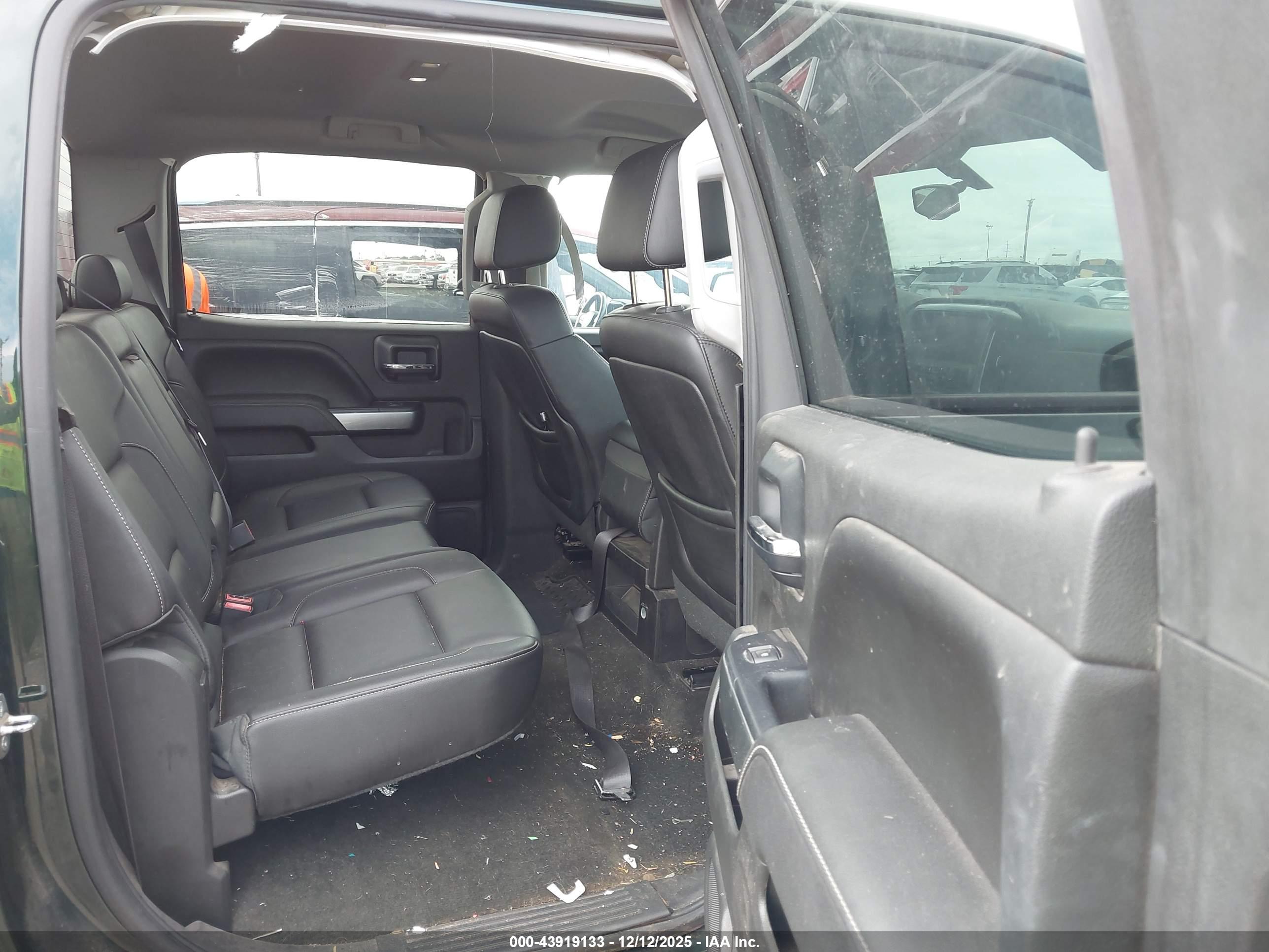 CHEVROLET SILVERADO image 8