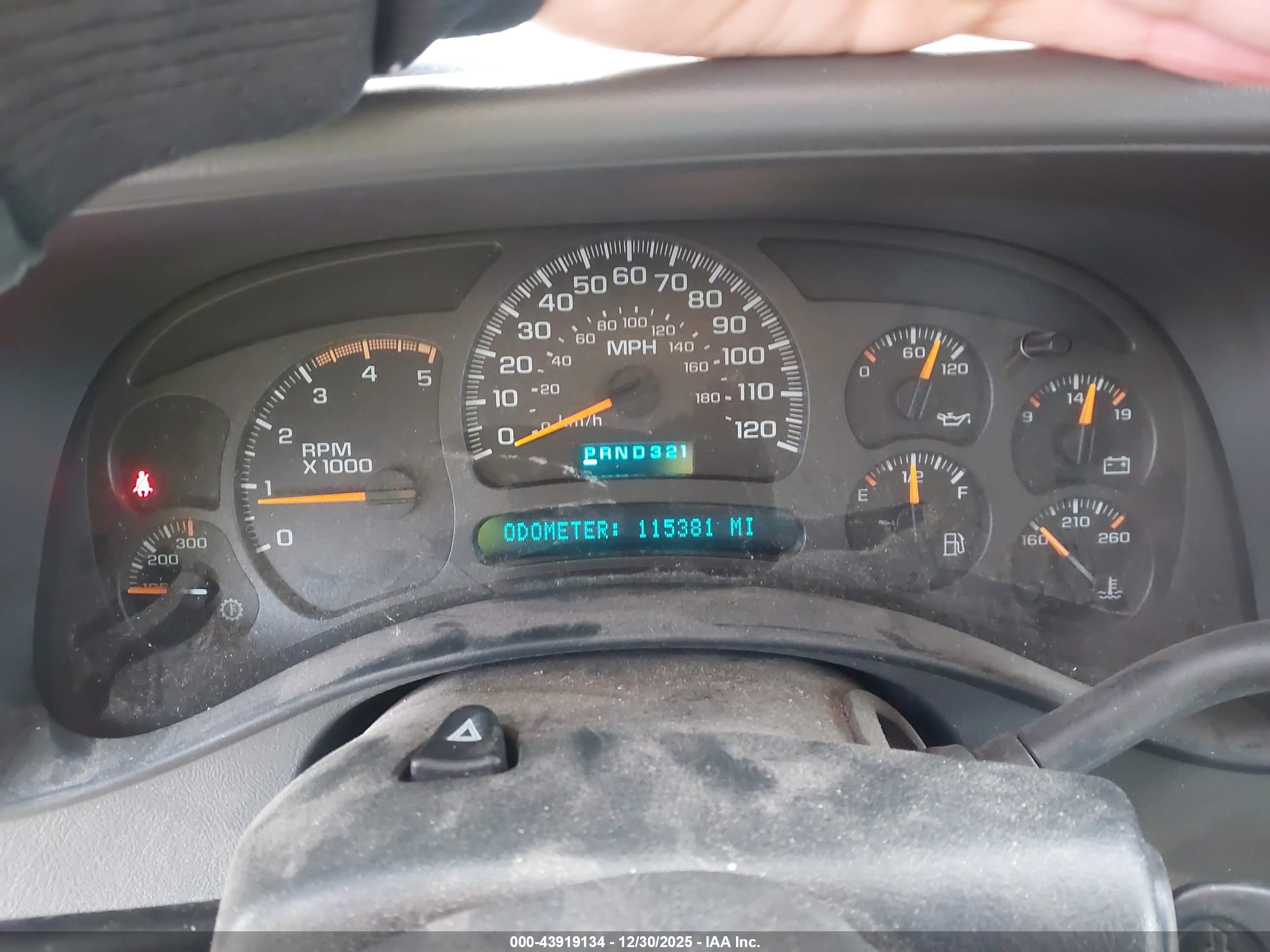 CHEVROLET SILVERADO image 6