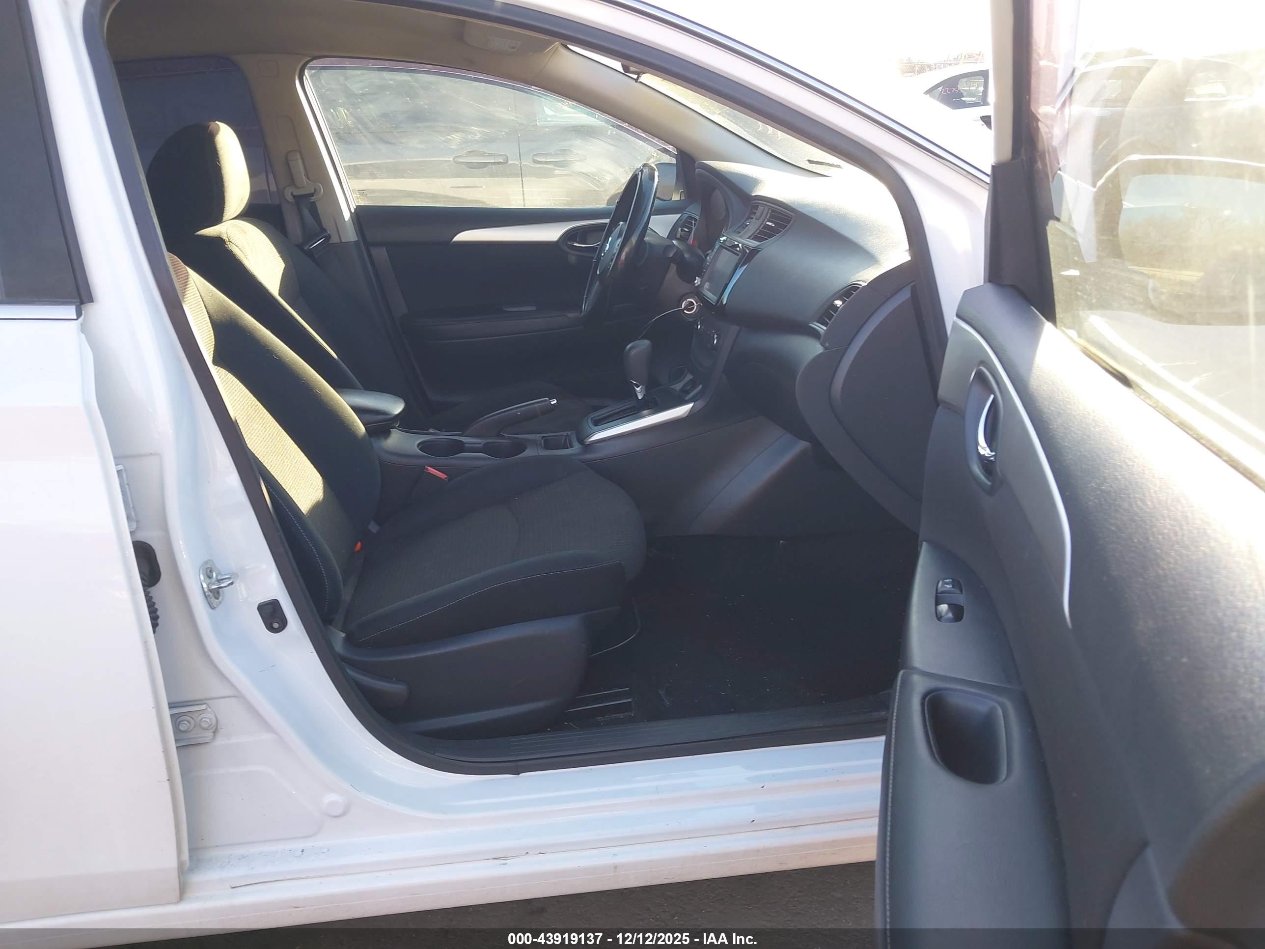 NISSAN SENTRA image 5