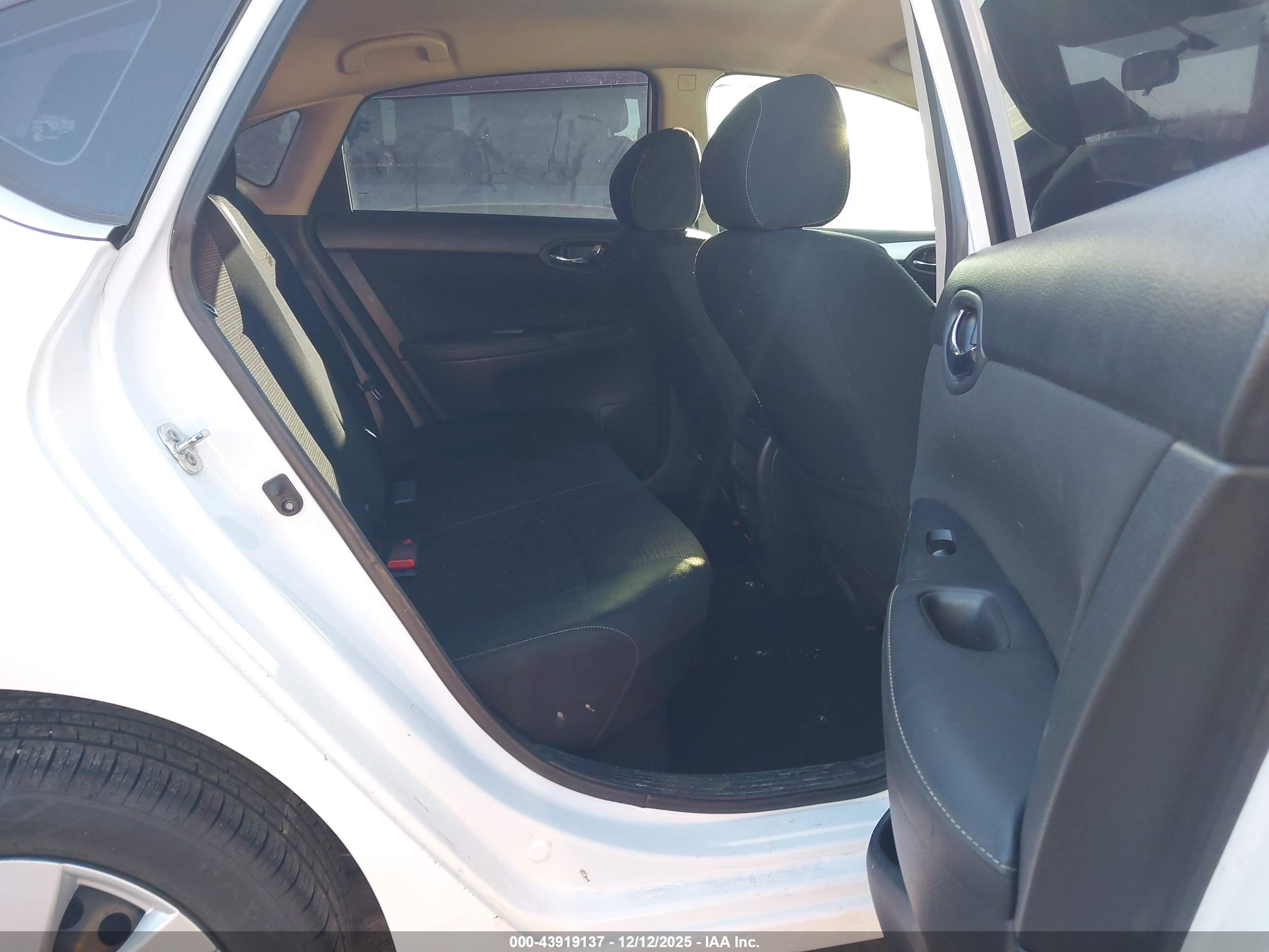 NISSAN SENTRA image 8