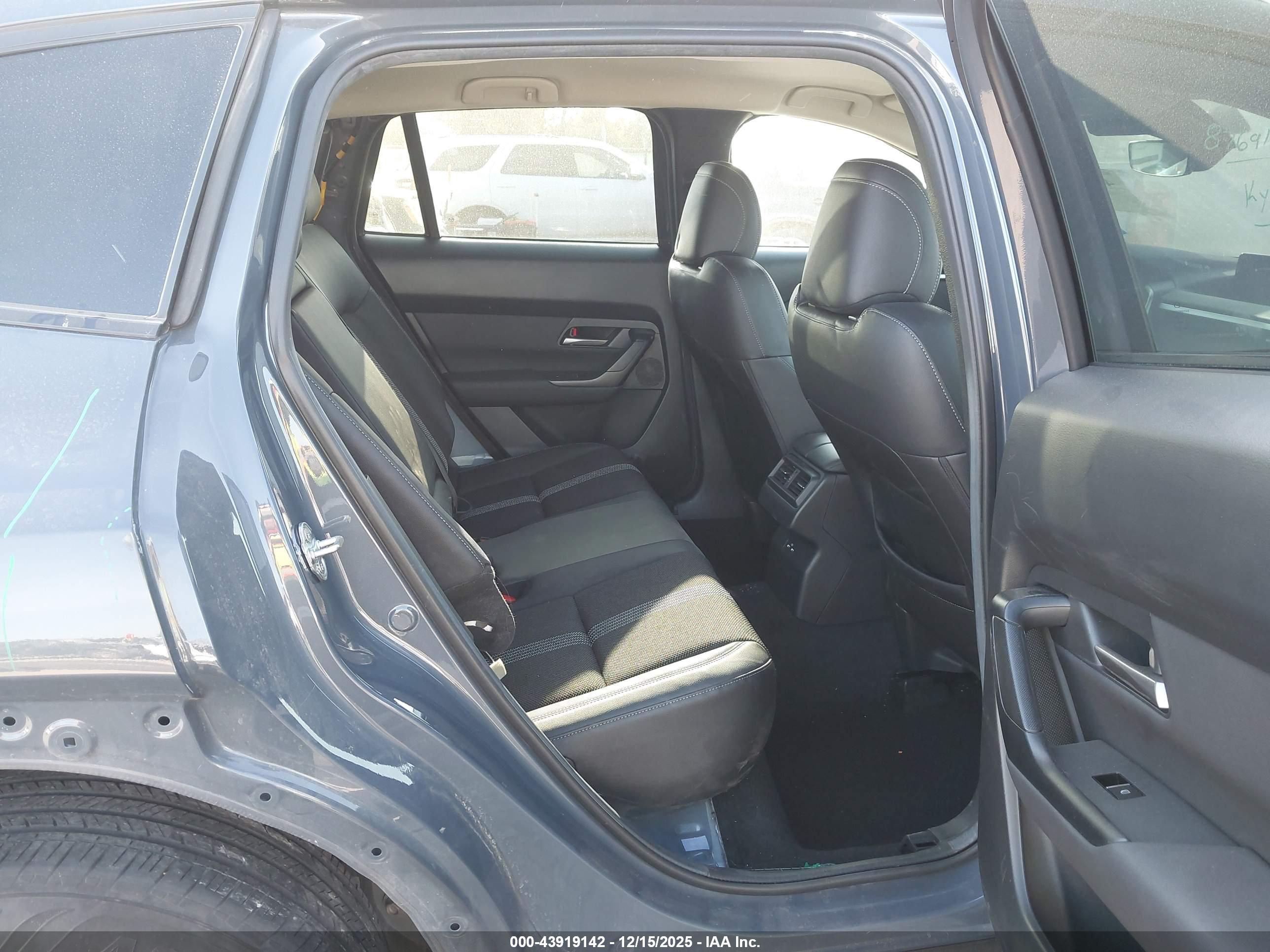 MAZDA CX-50 image 8