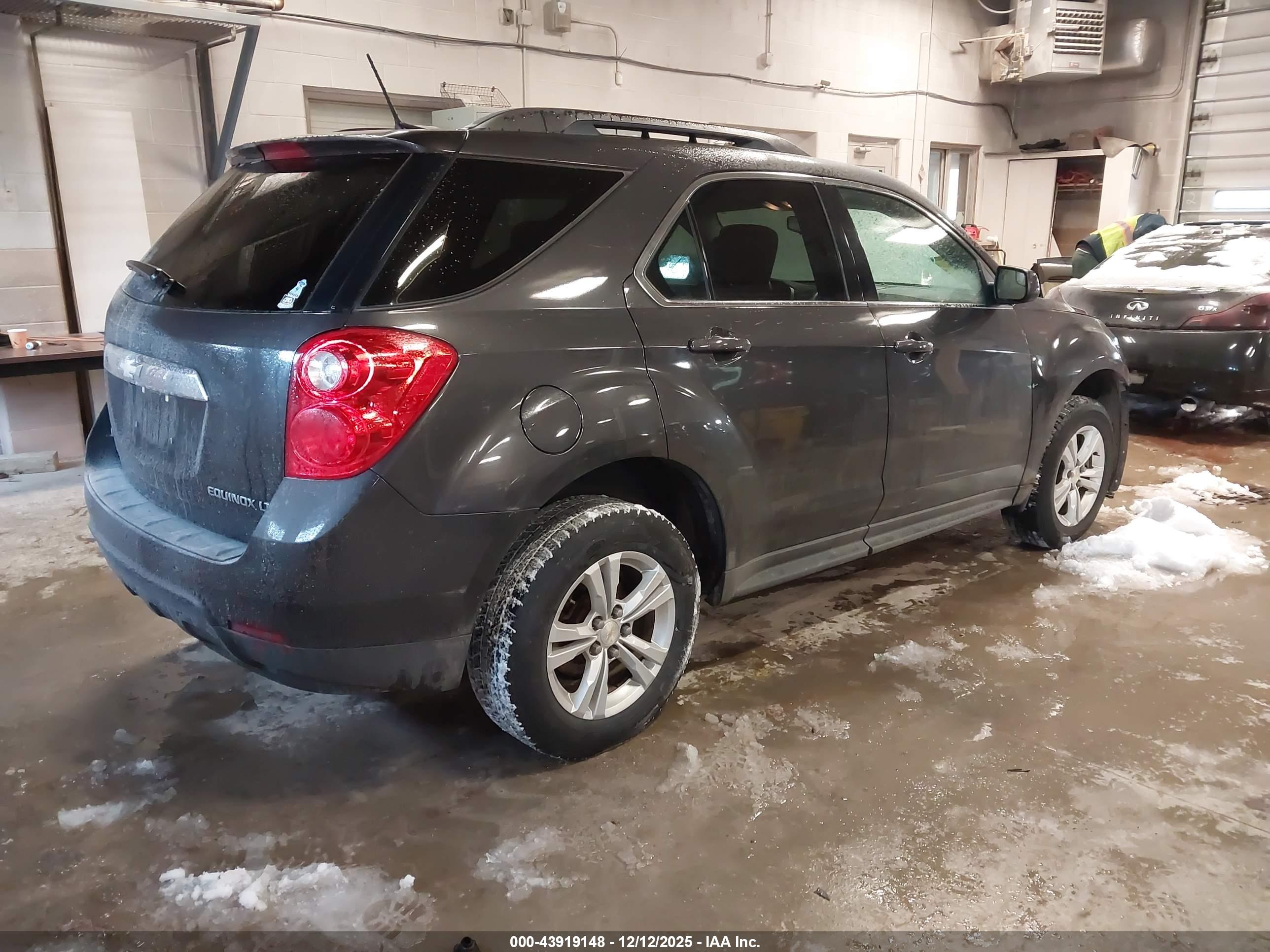 CHEVROLET EQUINOX image 4