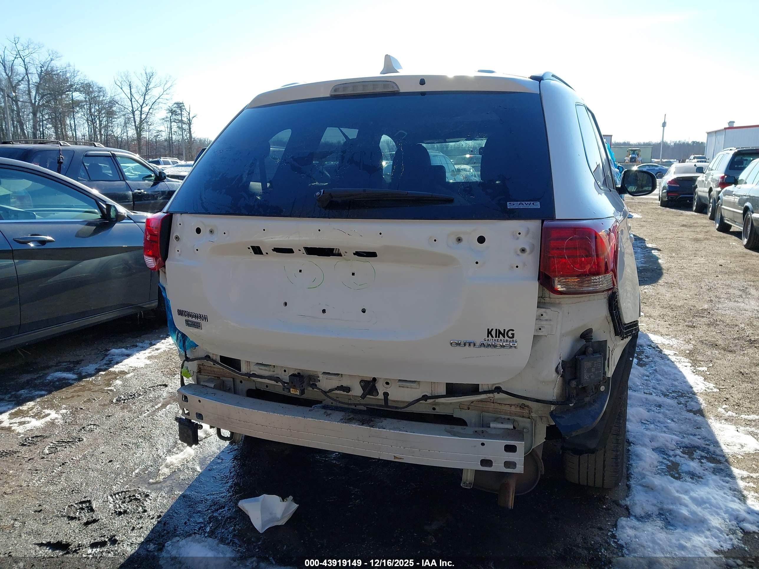 MITSUBISHI OUTLANDER image 6