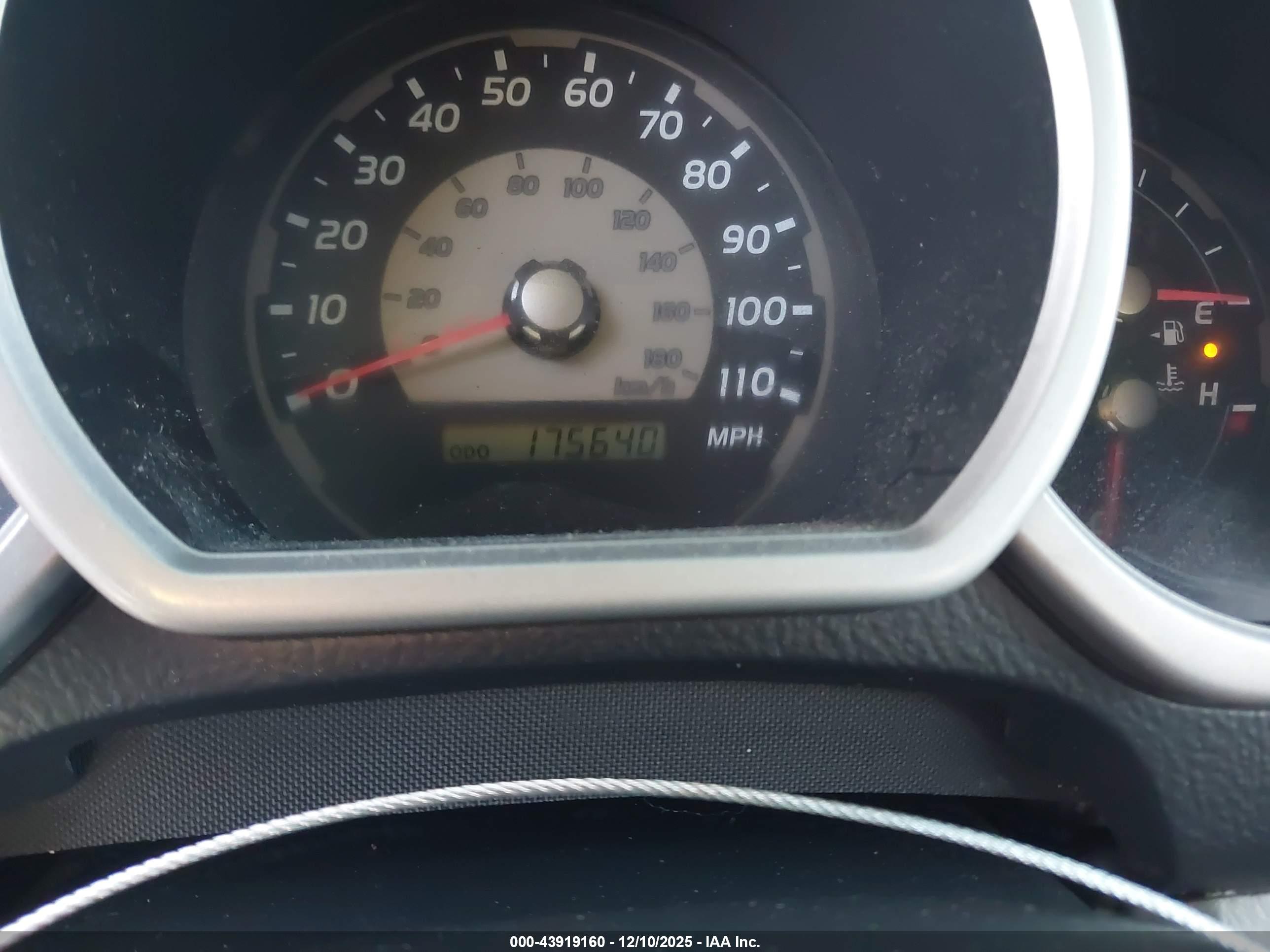 TOYOTA 4RUNNER image 7