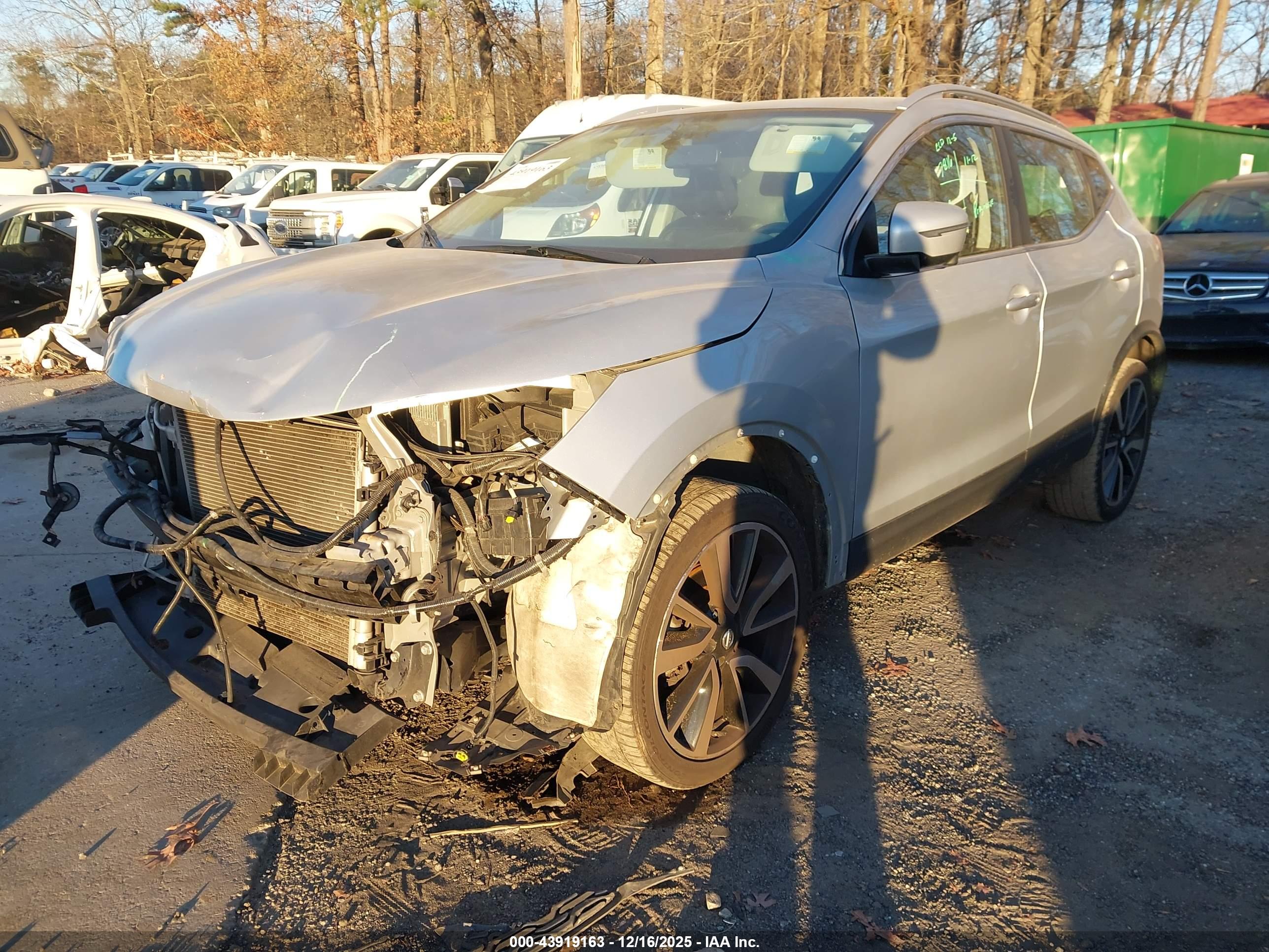NISSAN ROGUE image 6