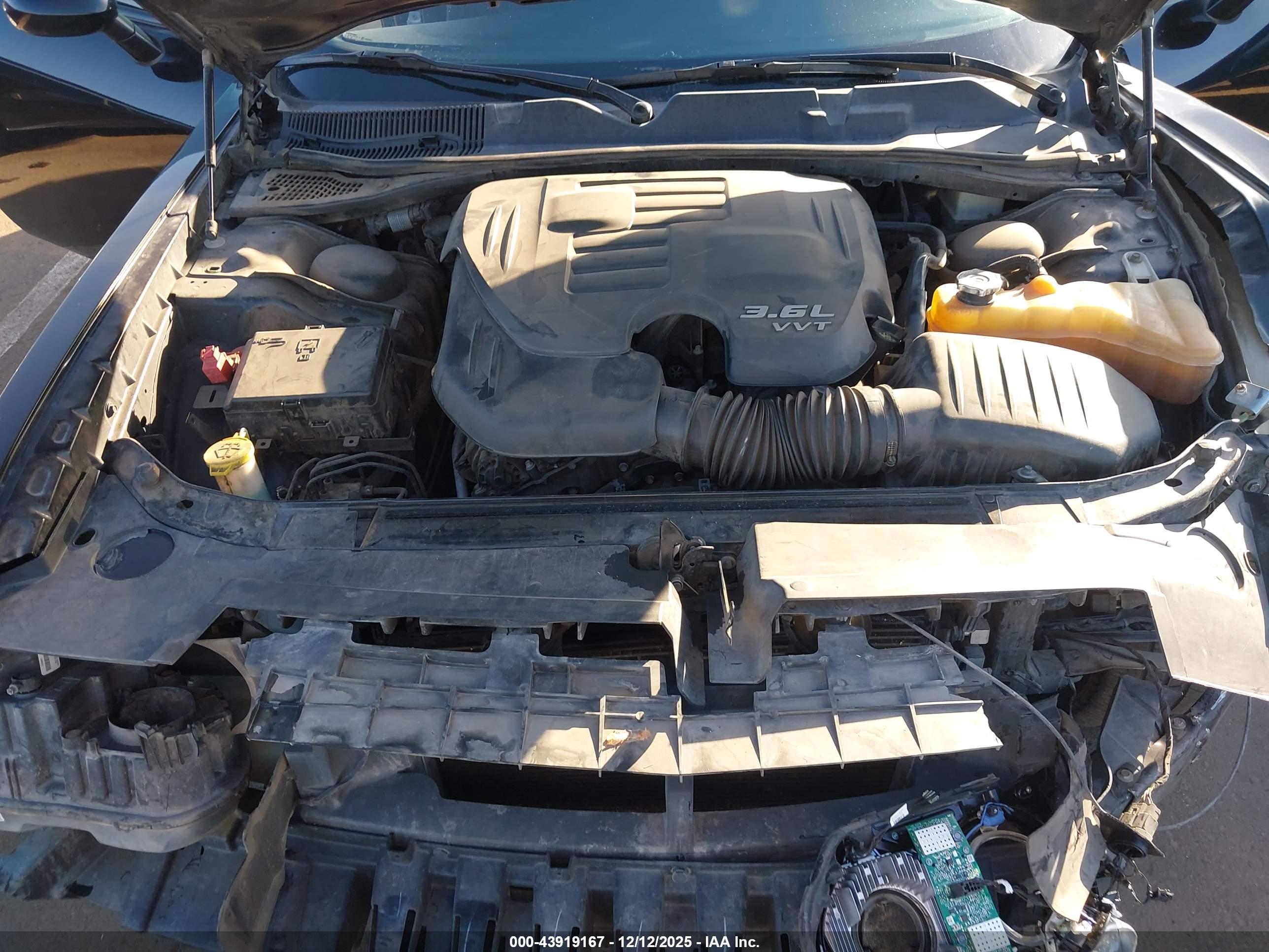 DODGE CHALLENGER image 10